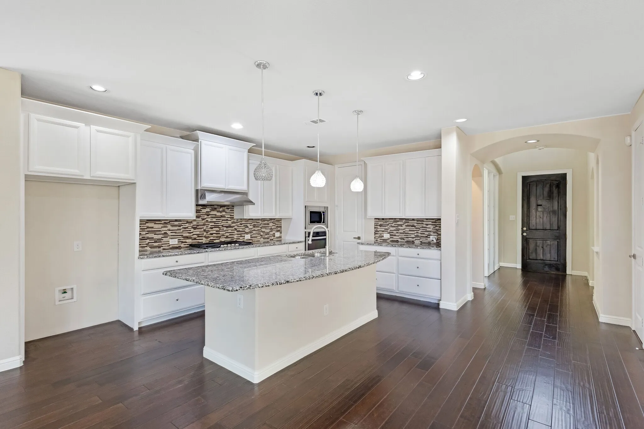 Single Family Residence For Sale in Tarrant County , 3625 Plum Vista Place, Arlington, Texas 76005, 4 Bedroom, 3 Bathroom, 2 Garage spaces, 2,937 Sqft, built in 2014, mls#21280146, Real Estate Agent in Arlington, Homes For Sale in Tarrant county, Homes For Sale in Arlington, Realtor in Arlington Texas, Real Estate Brokerage Independent Realty Texas, Luminita Cordes Realtor
