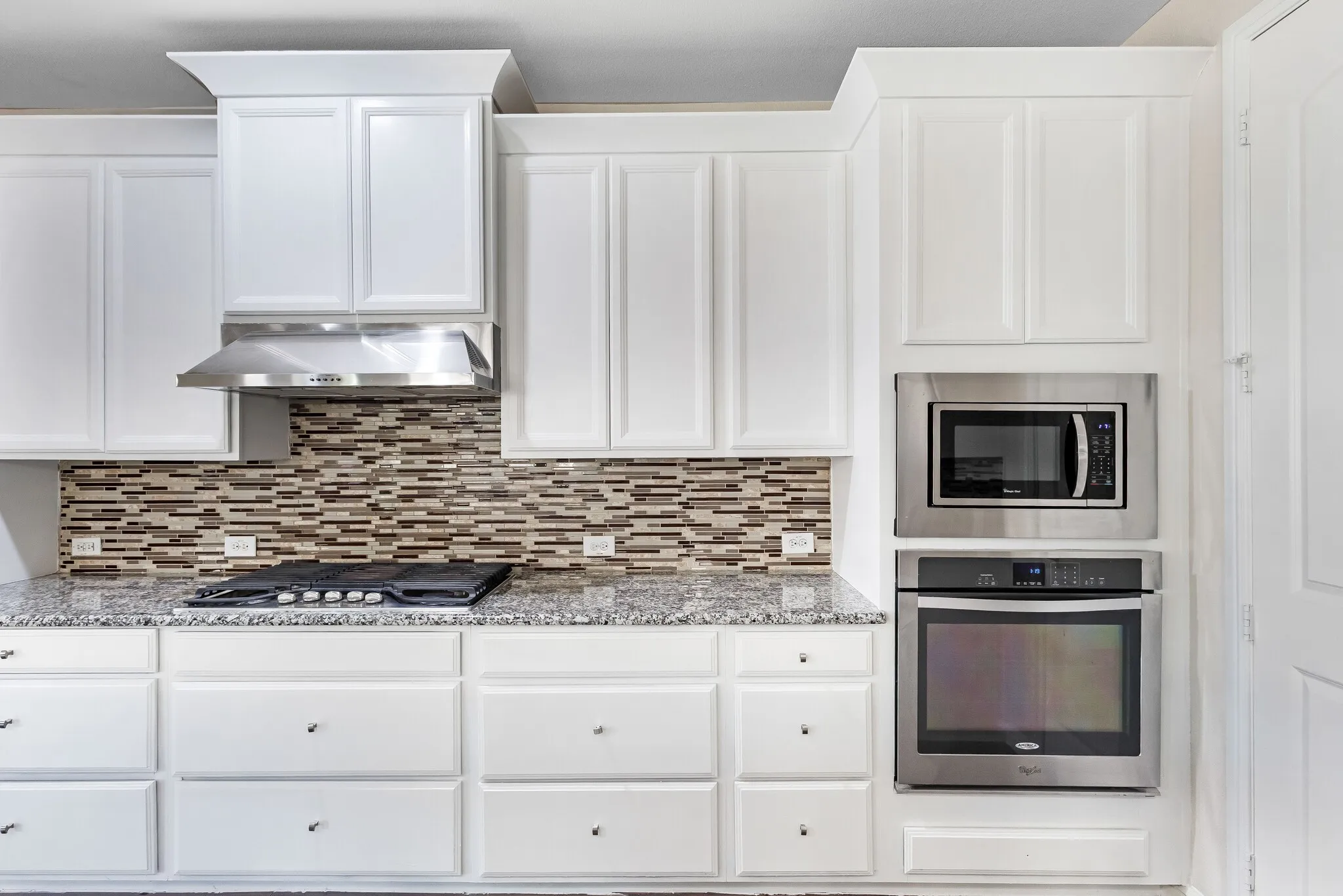 Single Family Residence For Sale in Tarrant County , 3625 Plum Vista Place, Arlington, Texas 76005, 4 Bedroom, 3 Bathroom, 2 Garage spaces, 2,937 Sqft, built in 2014, mls#21280146, Real Estate Agent in Arlington, Homes For Sale in Tarrant county, Homes For Sale in Arlington, Realtor in Arlington Texas, Real Estate Brokerage Independent Realty Texas, Luminita Cordes Realtor