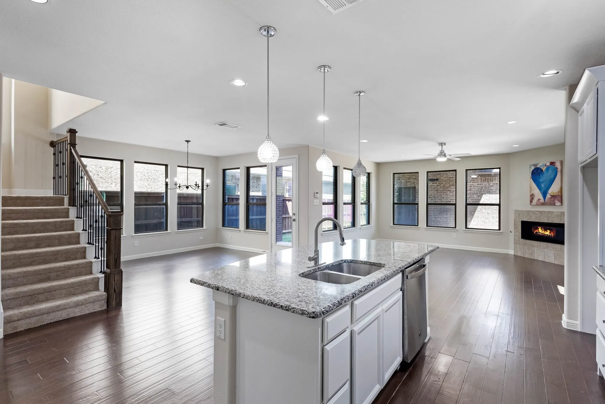 Single Family Residence For Sale in Tarrant County , 3625 Plum Vista Place, Arlington, Texas 76005, 4 Bedroom, 3 Bathroom, 2 Garage spaces, 2,937 Sqft, built in 2014, mls#21280146, Real Estate Agent in Arlington, Homes For Sale in Tarrant county, Homes For Sale in Arlington, Realtor in Arlington Texas, Real Estate Brokerage Independent Realty Texas, Luminita Cordes Realtor
