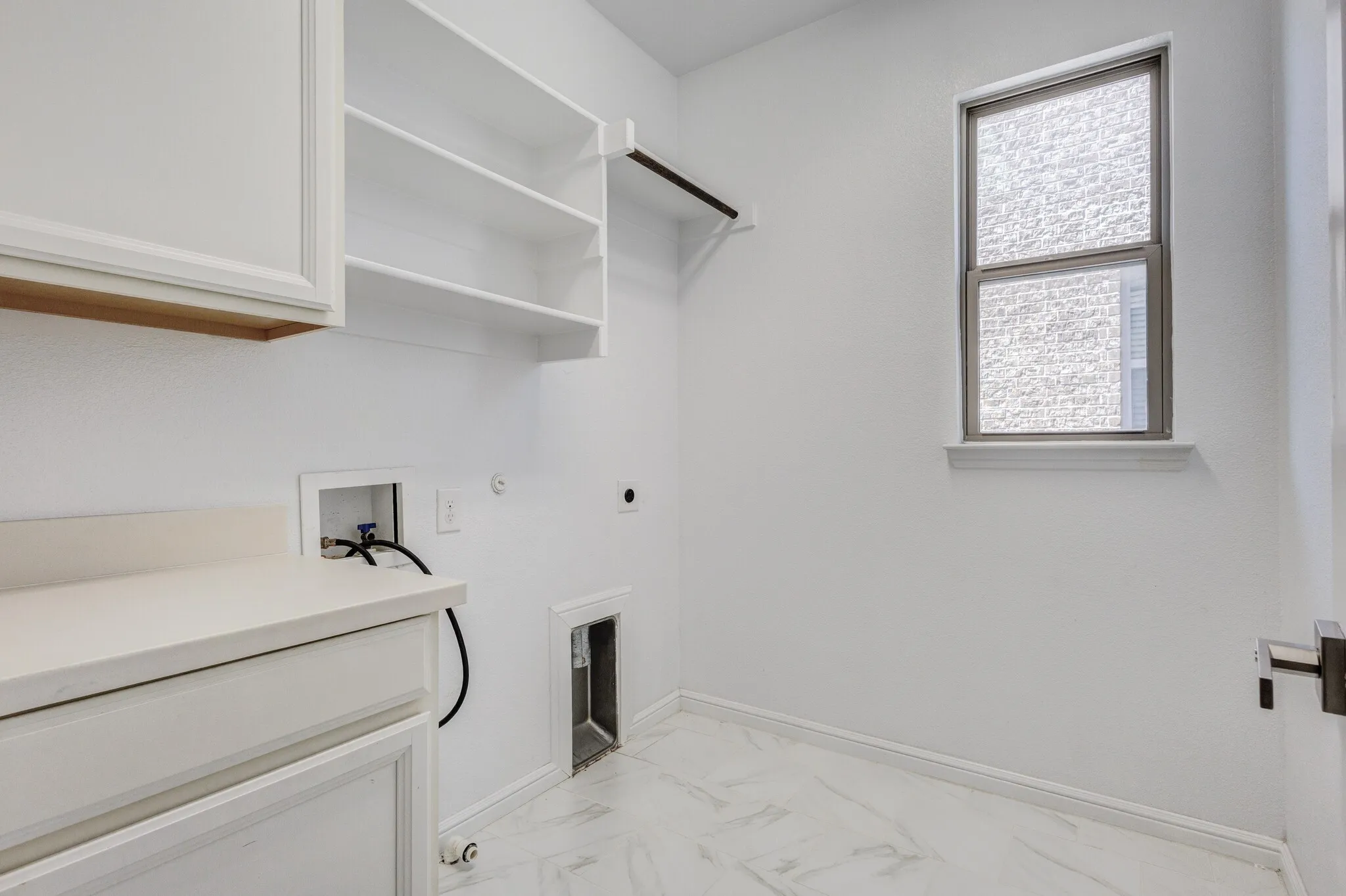Single Family Residence For Sale in Tarrant County , 3625 Plum Vista Place, Arlington, Texas 76005, 4 Bedroom, 3 Bathroom, 2 Garage spaces, 2,937 Sqft, built in 2014, mls#21280146, Real Estate Agent in Arlington, Homes For Sale in Tarrant county, Homes For Sale in Arlington, Realtor in Arlington Texas, Real Estate Brokerage Independent Realty Texas, Luminita Cordes Realtor