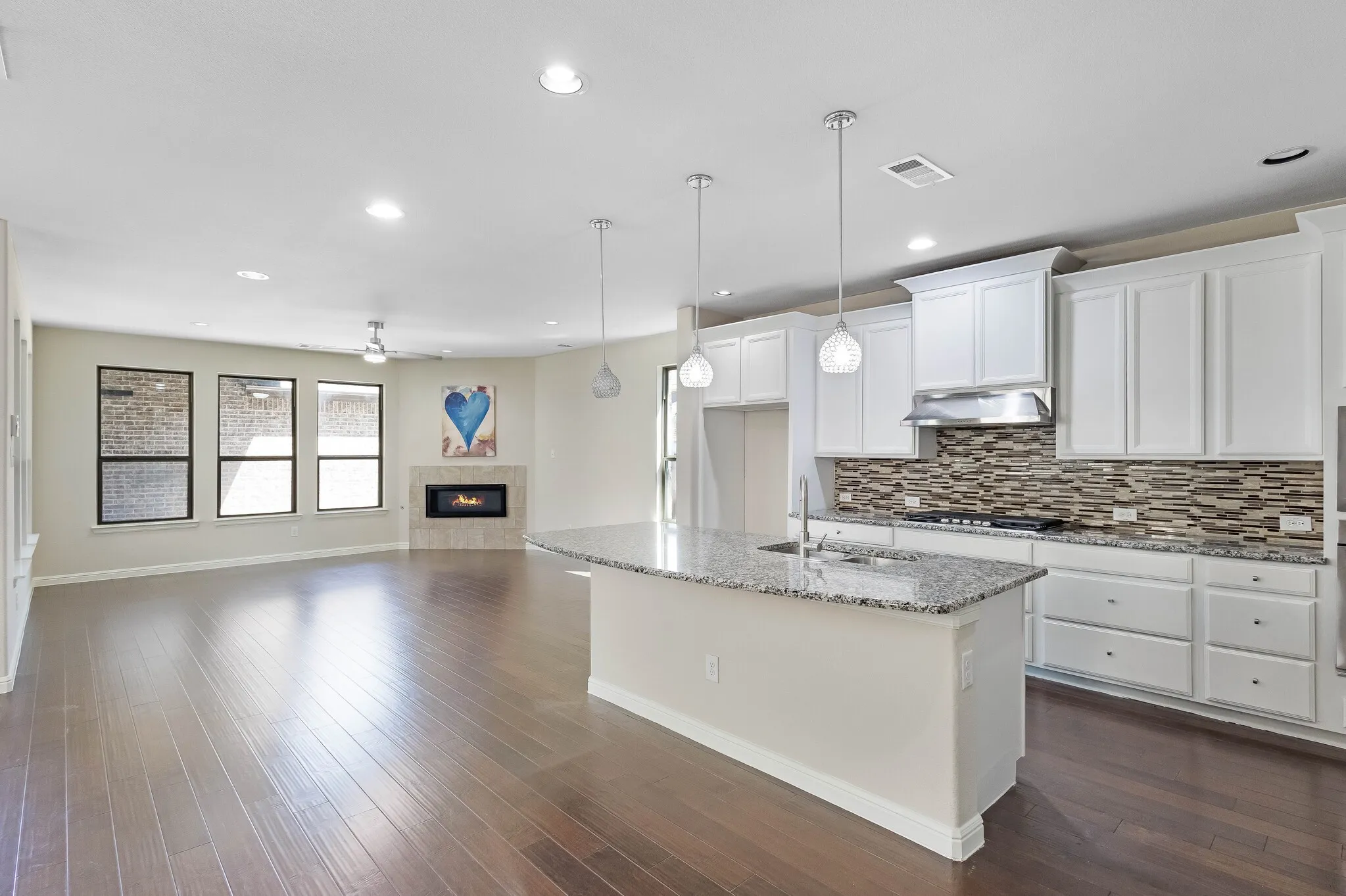 Single Family Residence For Sale in Tarrant County , 3625 Plum Vista Place, Arlington, Texas 76005, 4 Bedroom, 3 Bathroom, 2 Garage spaces, 2,937 Sqft, built in 2014, mls#21280146, Real Estate Agent in Arlington, Homes For Sale in Tarrant county, Homes For Sale in Arlington, Realtor in Arlington Texas, Real Estate Brokerage Independent Realty Texas, Luminita Cordes Realtor