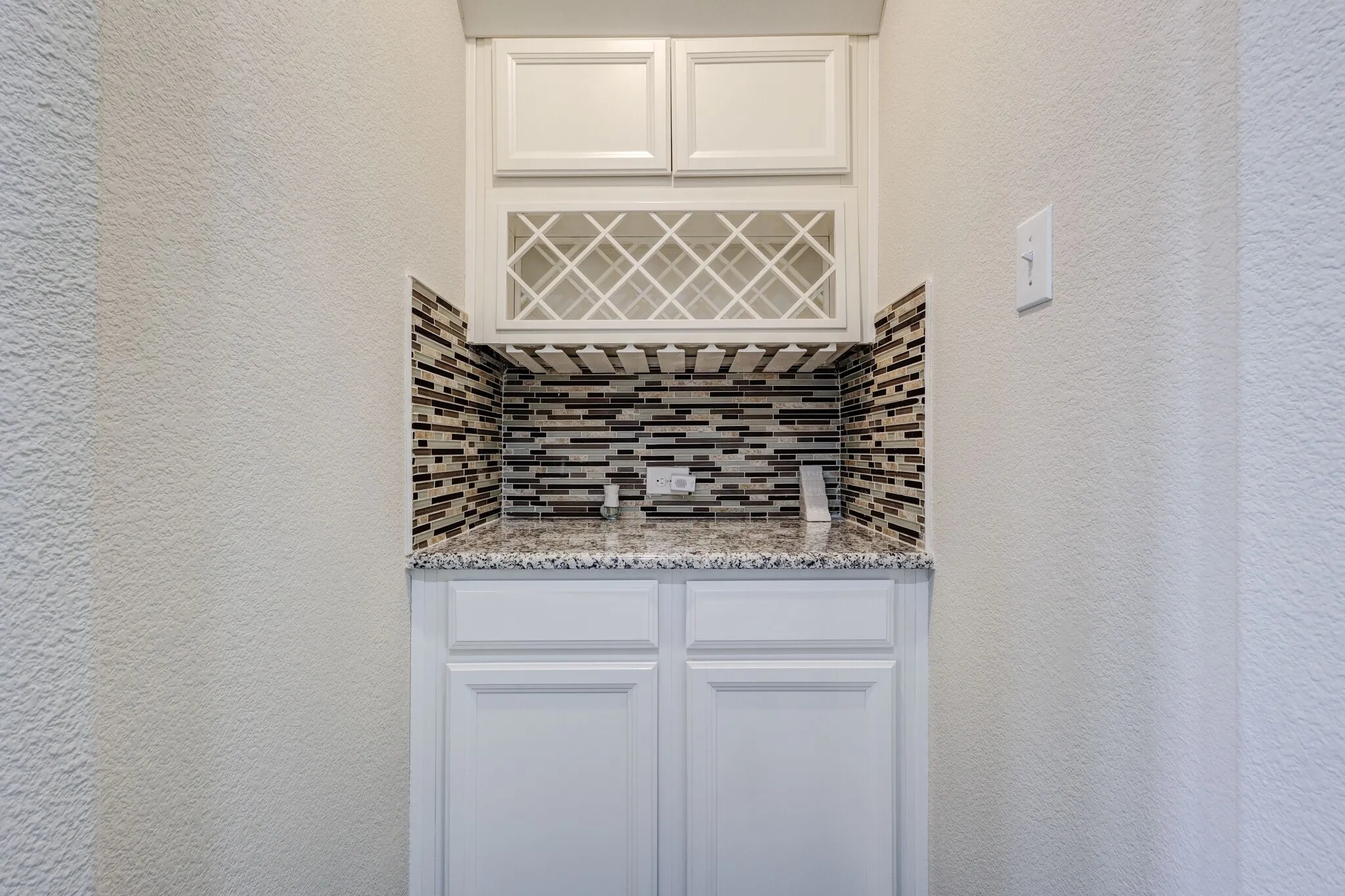 Single Family Residence For Sale in Tarrant County , 3625 Plum Vista Place, Arlington, Texas 76005, 4 Bedroom, 3 Bathroom, 2 Garage spaces, 2,937 Sqft, built in 2014, mls#21280146, Real Estate Agent in Arlington, Homes For Sale in Tarrant county, Homes For Sale in Arlington, Realtor in Arlington Texas, Real Estate Brokerage Independent Realty Texas, Luminita Cordes Realtor