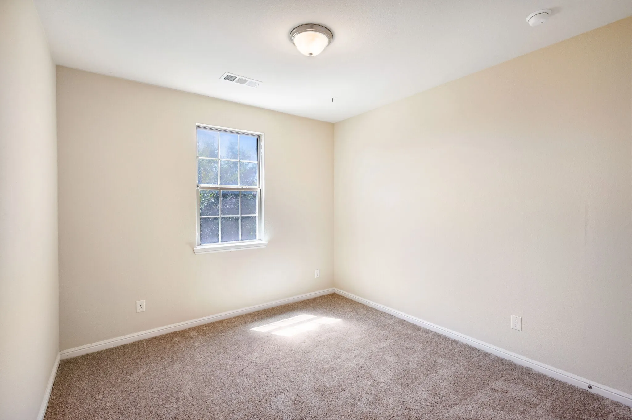 Single Family Residence For Sale in Tarrant County , 3625 Plum Vista Place, Arlington, Texas 76005, 4 Bedroom, 3 Bathroom, 2 Garage spaces, 2,937 Sqft, built in 2014, mls#21280146, Real Estate Agent in Arlington, Homes For Sale in Tarrant county, Homes For Sale in Arlington, Realtor in Arlington Texas, Real Estate Brokerage Independent Realty Texas, Luminita Cordes Realtor