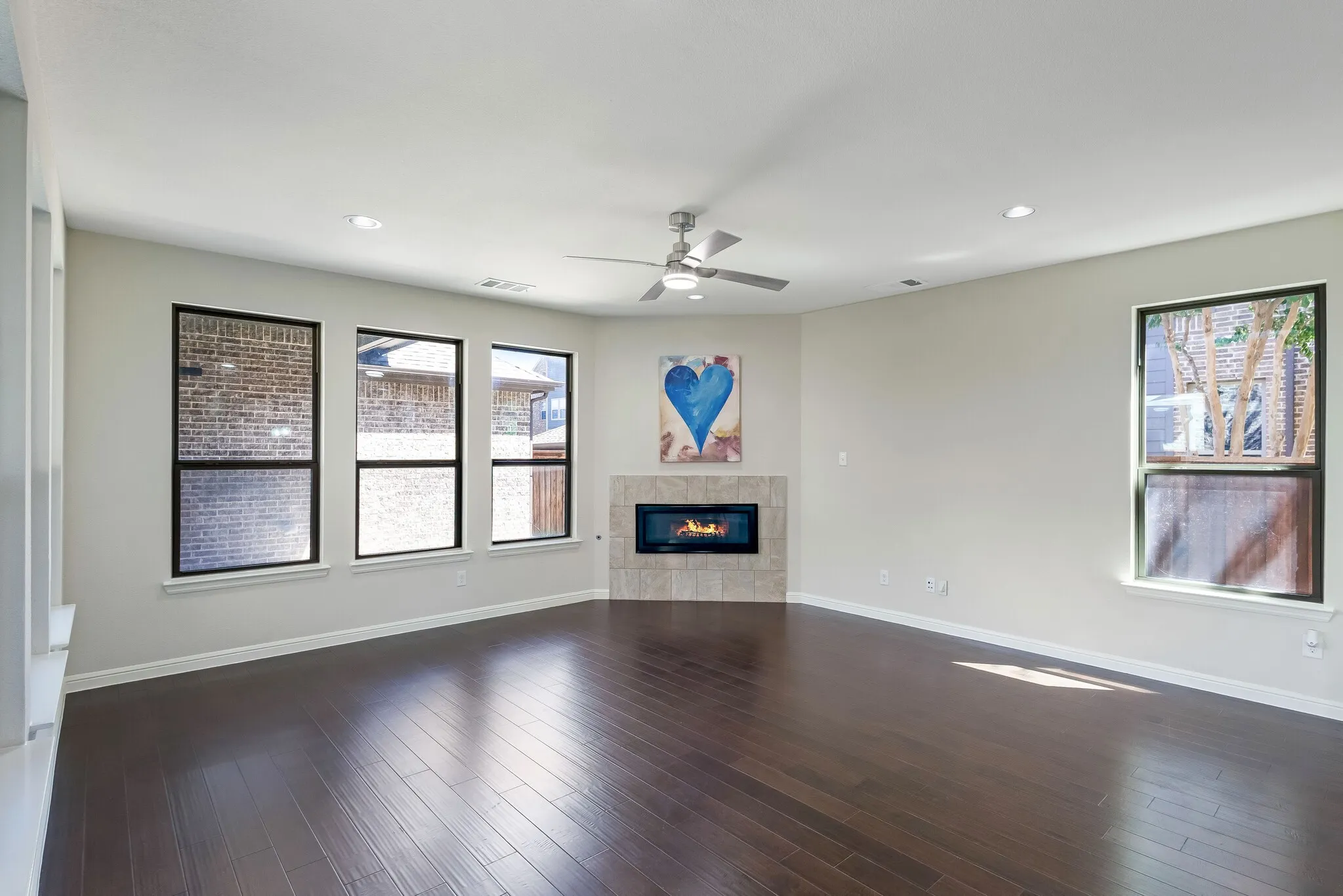 Single Family Residence For Sale in Tarrant County , 3625 Plum Vista Place, Arlington, Texas 76005, 4 Bedroom, 3 Bathroom, 2 Garage spaces, 2,937 Sqft, built in 2014, mls#21280146, Real Estate Agent in Arlington, Homes For Sale in Tarrant county, Homes For Sale in Arlington, Realtor in Arlington Texas, Real Estate Brokerage Independent Realty Texas, Luminita Cordes Realtor