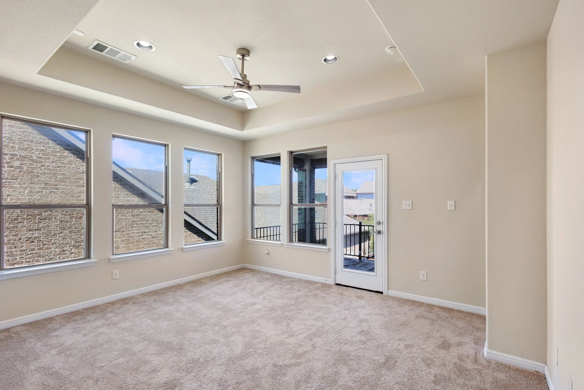 Single Family Residence For Sale in Tarrant County , 3625 Plum Vista Place, Arlington, Texas 76005, 4 Bedroom, 3 Bathroom, 2 Garage spaces, 2,937 Sqft, built in 2014, mls#21280146, Real Estate Agent in Arlington, Homes For Sale in Tarrant county, Homes For Sale in Arlington, Realtor in Arlington Texas, Real Estate Brokerage Independent Realty Texas, Luminita Cordes Realtor