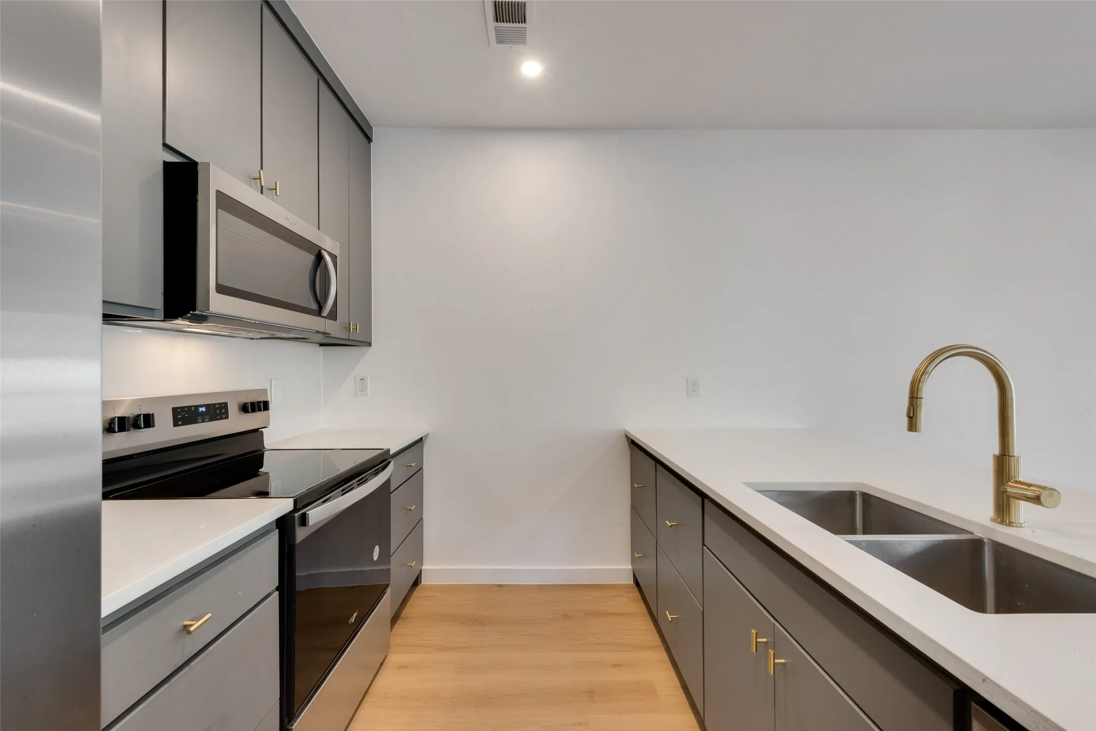 Duplex For Sale in Dallas County , 632-634 Melba Street, Dallas, Texas 75208, 6 Bedroom, 6 Bathroom, 4 Garage spaces, 0 Sqft, built in 2024, mls#21280696, Real Estate Agent in Dallas, Homes For Sale in Dallas county, Homes For Sale in Dallas, Realtor in Dallas Texas, Real Estate Brokerage Independent Realty Texas, Luminita Cordes Realtor