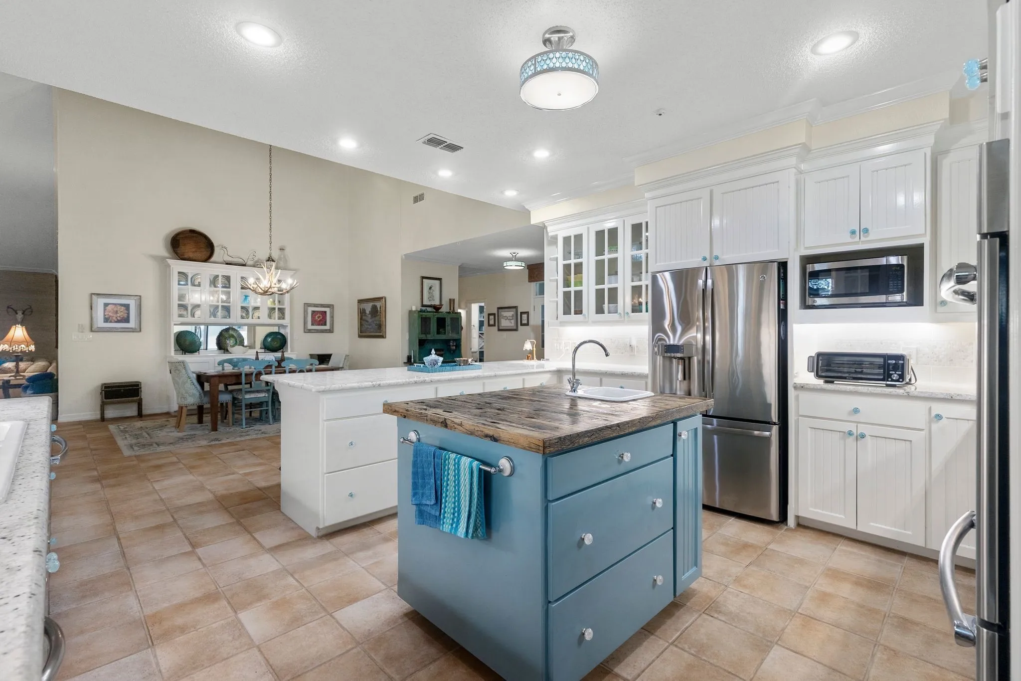 Single Family Residence For Sale in Rains County , 1185 Rs County Road 3503, Emory, Texas 75440, 3 Bedrooms, 3 Bathrooms, 4 Garage spaces, 2,766 Sqft, built in 1997, Price $998,000, mls#21280451, Real Estate Agent in Emory, Homes For Sale in Rains county, Homes For Sale in Emory, Realtor in Emory Texas, Real Estate Brokerage Independent Realty Texas, Luminita Cordes Realtor