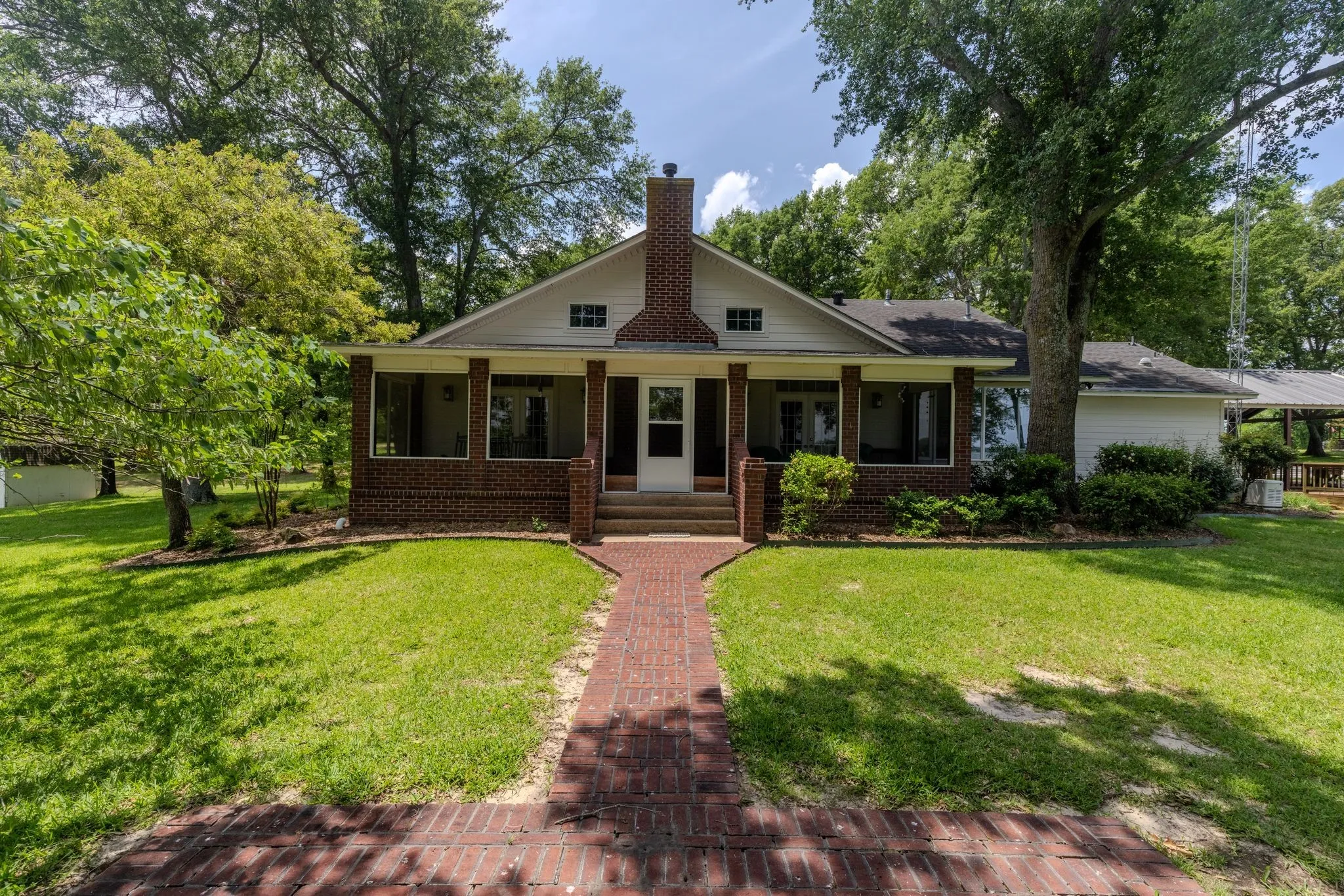 Single Family Residence For Sale in Rains County , 1185 Rs County Road 3503, Emory, Texas 75440, 3 Bedrooms, 3 Bathrooms, 4 Garage spaces, 2,766 Sqft, built in 1997, Price $998,000, mls#21280451, Real Estate Agent in Emory, Homes For Sale in Rains county, Homes For Sale in Emory, Realtor in Emory Texas, Real Estate Brokerage Independent Realty Texas, Luminita Cordes Realtor