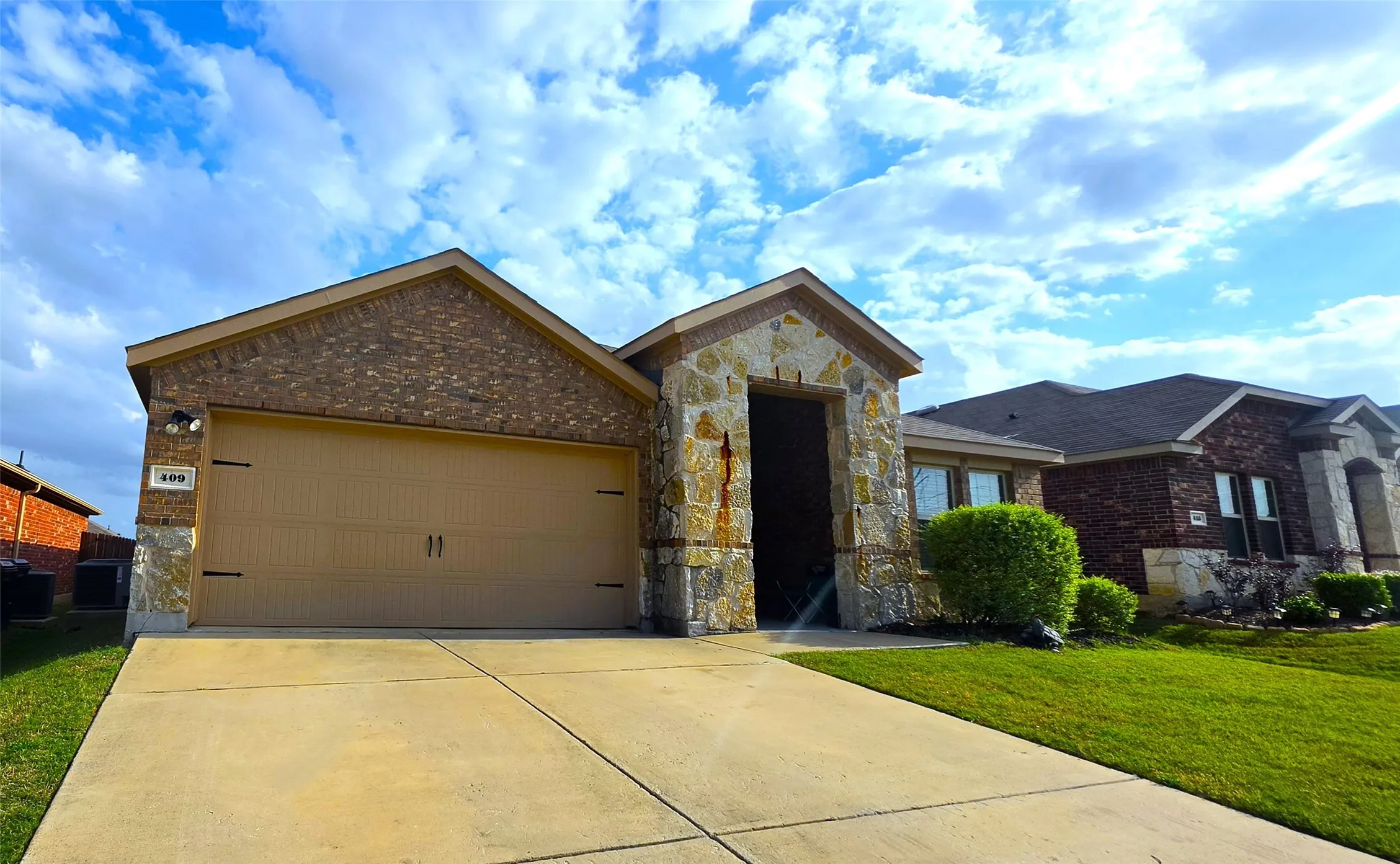 Single Family Residence For Rent in Denton County , 409 Samuel Street, Denton, Texas 76207, 4 Bedroom, 2 Bathroom, 2 Garage spaces, 1,779 Sqft, built in 2020, mls#21280698, Real Estate Agent in Denton, Homes For Rent in Denton county, Homes For Rent in Denton, Realtor in Denton Texas, Real Estate Brokerage Independent Realty Texas, Luminita Cordes Realtor