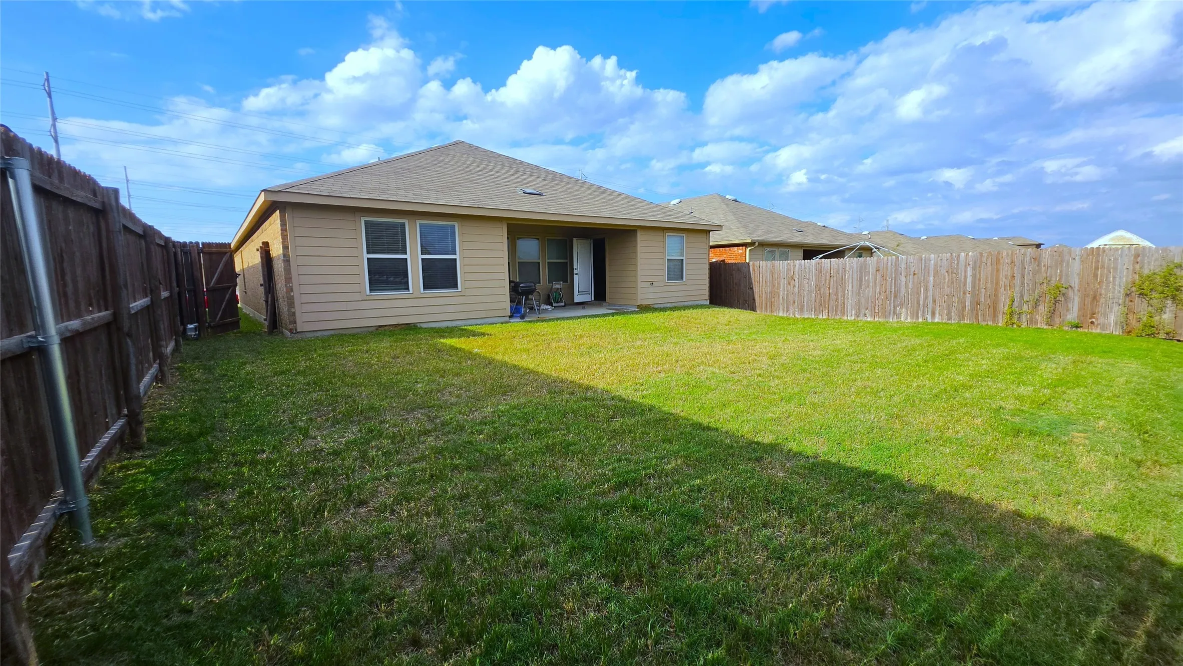 Single Family Residence For Rent in Denton County , 409 Samuel Street, Denton, Texas 76207, 4 Bedroom, 2 Bathroom, 2 Garage spaces, 1,779 Sqft, built in 2020, mls#21280698, Real Estate Agent in Denton, Homes For Rent in Denton county, Homes For Rent in Denton, Realtor in Denton Texas, Real Estate Brokerage Independent Realty Texas, Luminita Cordes Realtor