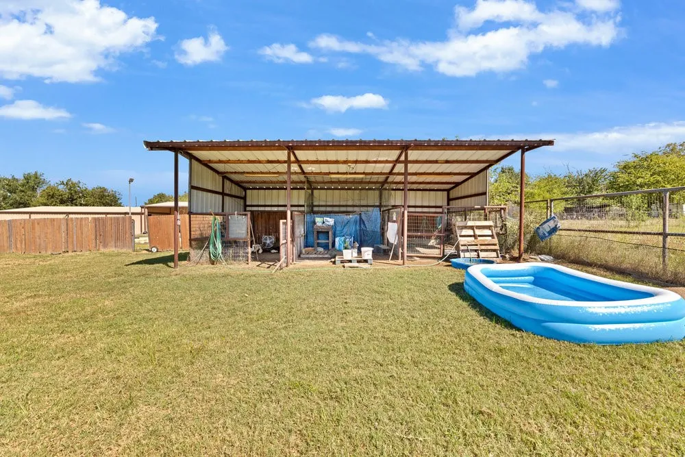 Single Family Residence For Sale in Tarrant County , 4031 Burleson Retta Road, Burleson, Texas 76028, 5 Bedroom, 4 Bathroom, 3 Garage spaces, 3,291 Sqft, built in 2005, mls#21272734, Real Estate Agent in Burleson, Homes For Sale in Tarrant county, Homes For Sale in Burleson, Realtor in Burleson Texas, Real Estate Brokerage Independent Realty Texas, Luminita Cordes Realtor