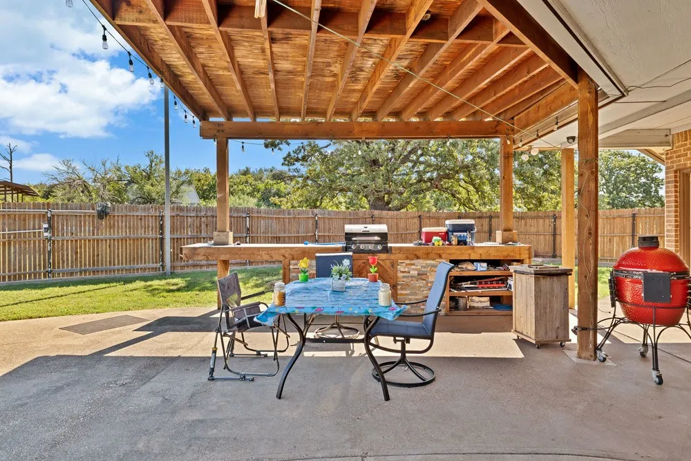 Single Family Residence For Sale in Tarrant County , 4031 Burleson Retta Road, Burleson, Texas 76028, 5 Bedroom, 4 Bathroom, 3 Garage spaces, 3,291 Sqft, built in 2005, mls#21272734, Real Estate Agent in Burleson, Homes For Sale in Tarrant county, Homes For Sale in Burleson, Realtor in Burleson Texas, Real Estate Brokerage Independent Realty Texas, Luminita Cordes Realtor