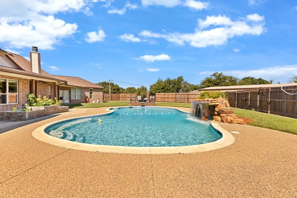 Single Family Residence For Sale in Tarrant County , 4031 Burleson Retta Road, Burleson, Texas 76028, 5 Bedroom, 4 Bathroom, 3 Garage spaces, 3,291 Sqft, built in 2005, mls#21272734, Real Estate Agent in Burleson, Homes For Sale in Tarrant county, Homes For Sale in Burleson, Realtor in Burleson Texas, Real Estate Brokerage Independent Realty Texas, Luminita Cordes Realtor