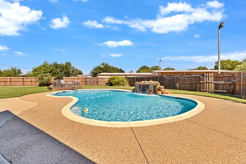 Single Family Residence For Sale in Tarrant County , 4031 Burleson Retta Road, Burleson, Texas 76028, 5 Bedroom, 4 Bathroom, 3 Garage spaces, 3,291 Sqft, built in 2005, mls#21272734, Real Estate Agent in Burleson, Homes For Sale in Tarrant county, Homes For Sale in Burleson, Realtor in Burleson Texas, Real Estate Brokerage Independent Realty Texas, Luminita Cordes Realtor