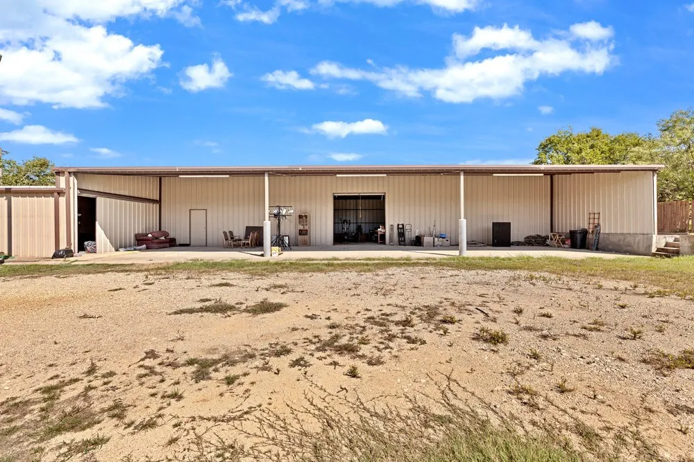 Single Family Residence For Sale in Tarrant County , 4031 Burleson Retta Road, Burleson, Texas 76028, 5 Bedroom, 4 Bathroom, 3 Garage spaces, 3,291 Sqft, built in 2005, mls#21272734, Real Estate Agent in Burleson, Homes For Sale in Tarrant county, Homes For Sale in Burleson, Realtor in Burleson Texas, Real Estate Brokerage Independent Realty Texas, Luminita Cordes Realtor