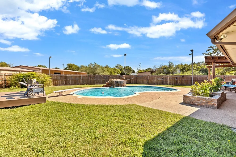 Single Family Residence For Sale in Tarrant County , 4031 Burleson Retta Road, Burleson, Texas 76028, 5 Bedroom, 4 Bathroom, 3 Garage spaces, 3,291 Sqft, built in 2005, mls#21272734, Real Estate Agent in Burleson, Homes For Sale in Tarrant county, Homes For Sale in Burleson, Realtor in Burleson Texas, Real Estate Brokerage Independent Realty Texas, Luminita Cordes Realtor