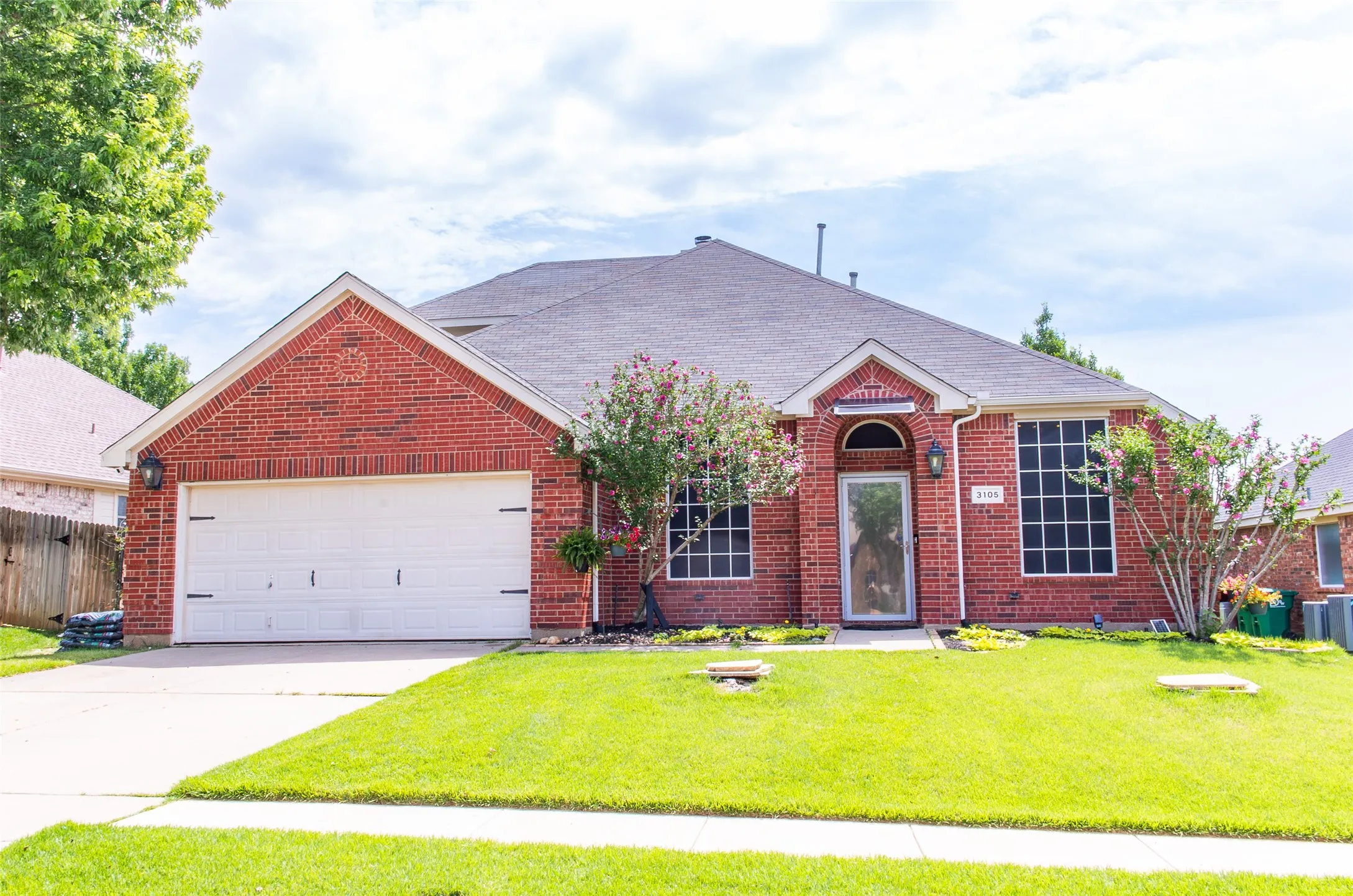 Single Family Residence For Sale in Denton County , 3105 Ottawa Lane, Denton, Texas 76210, 4 Bedroom, 3 Bathroom, 2 Garage spaces, 2,386 Sqft, built in 2000, mls#21280397, Real Estate Agent in Denton, Homes For Sale in Denton county, Homes For Sale in Denton, Realtor in Denton Texas, Real Estate Brokerage Independent Realty Texas, Luminita Cordes Realtor