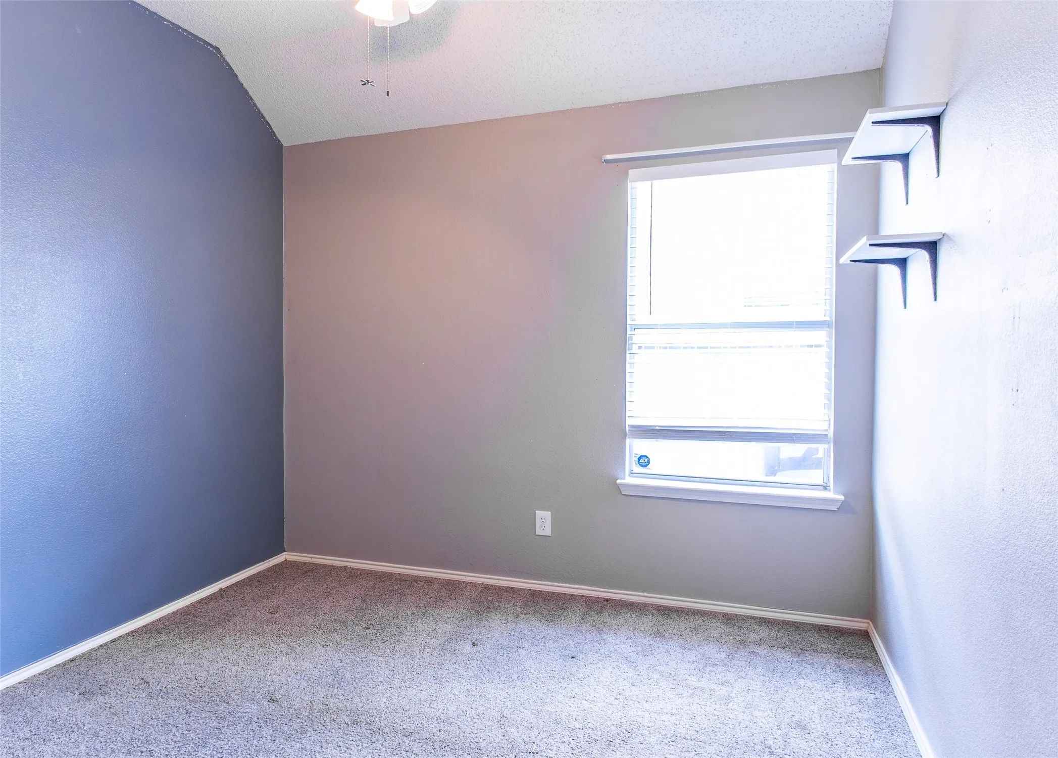 Single Family Residence For Sale in Denton County , 3105 Ottawa Lane, Denton, Texas 76210, 4 Bedroom, 3 Bathroom, 2 Garage spaces, 2,386 Sqft, built in 2000, mls#21280397, Real Estate Agent in Denton, Homes For Sale in Denton county, Homes For Sale in Denton, Realtor in Denton Texas, Real Estate Brokerage Independent Realty Texas, Luminita Cordes Realtor