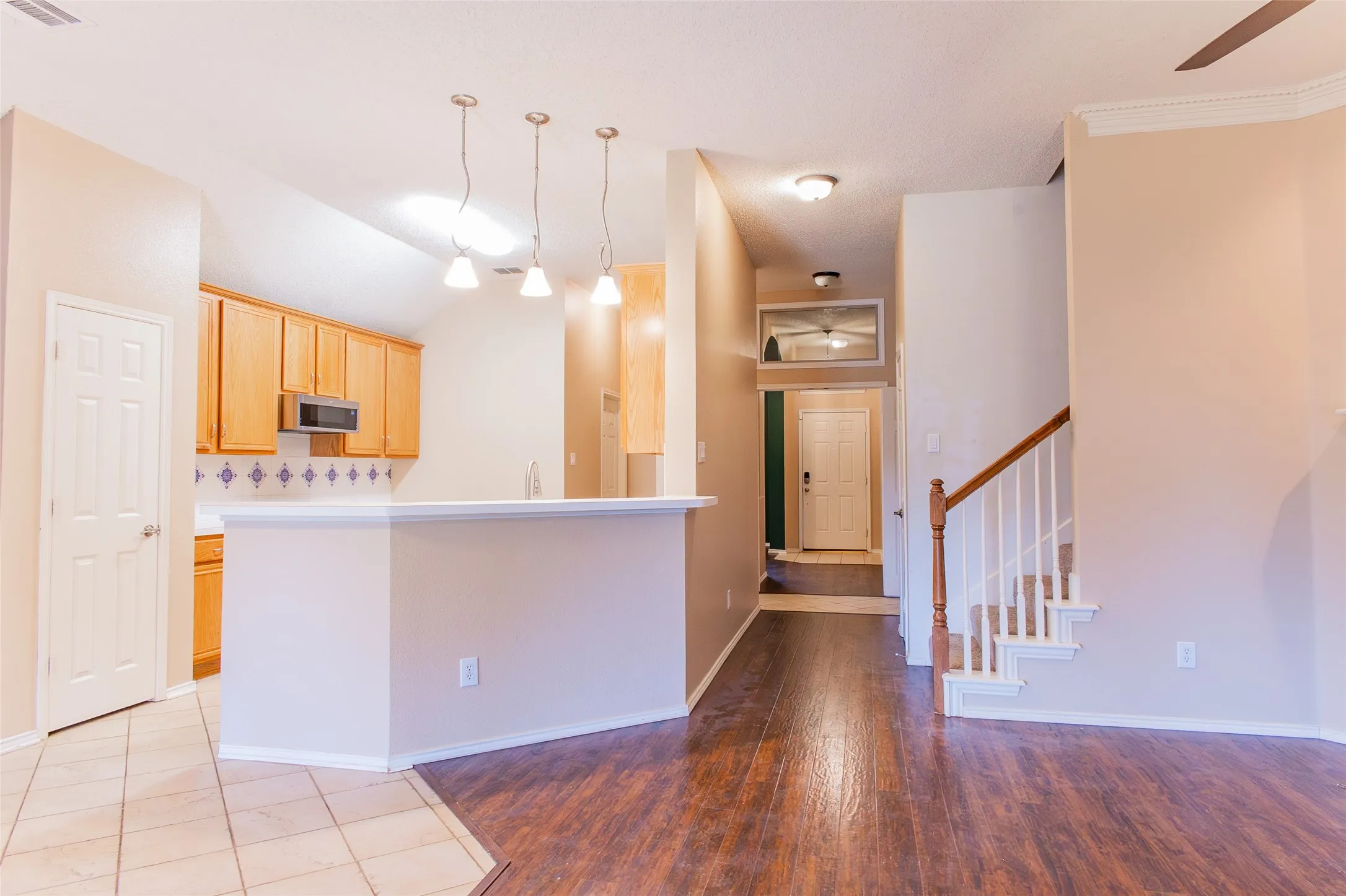 Single Family Residence For Sale in Denton County , 3105 Ottawa Lane, Denton, Texas 76210, 4 Bedroom, 3 Bathroom, 2 Garage spaces, 2,386 Sqft, built in 2000, mls#21280397, Real Estate Agent in Denton, Homes For Sale in Denton county, Homes For Sale in Denton, Realtor in Denton Texas, Real Estate Brokerage Independent Realty Texas, Luminita Cordes Realtor