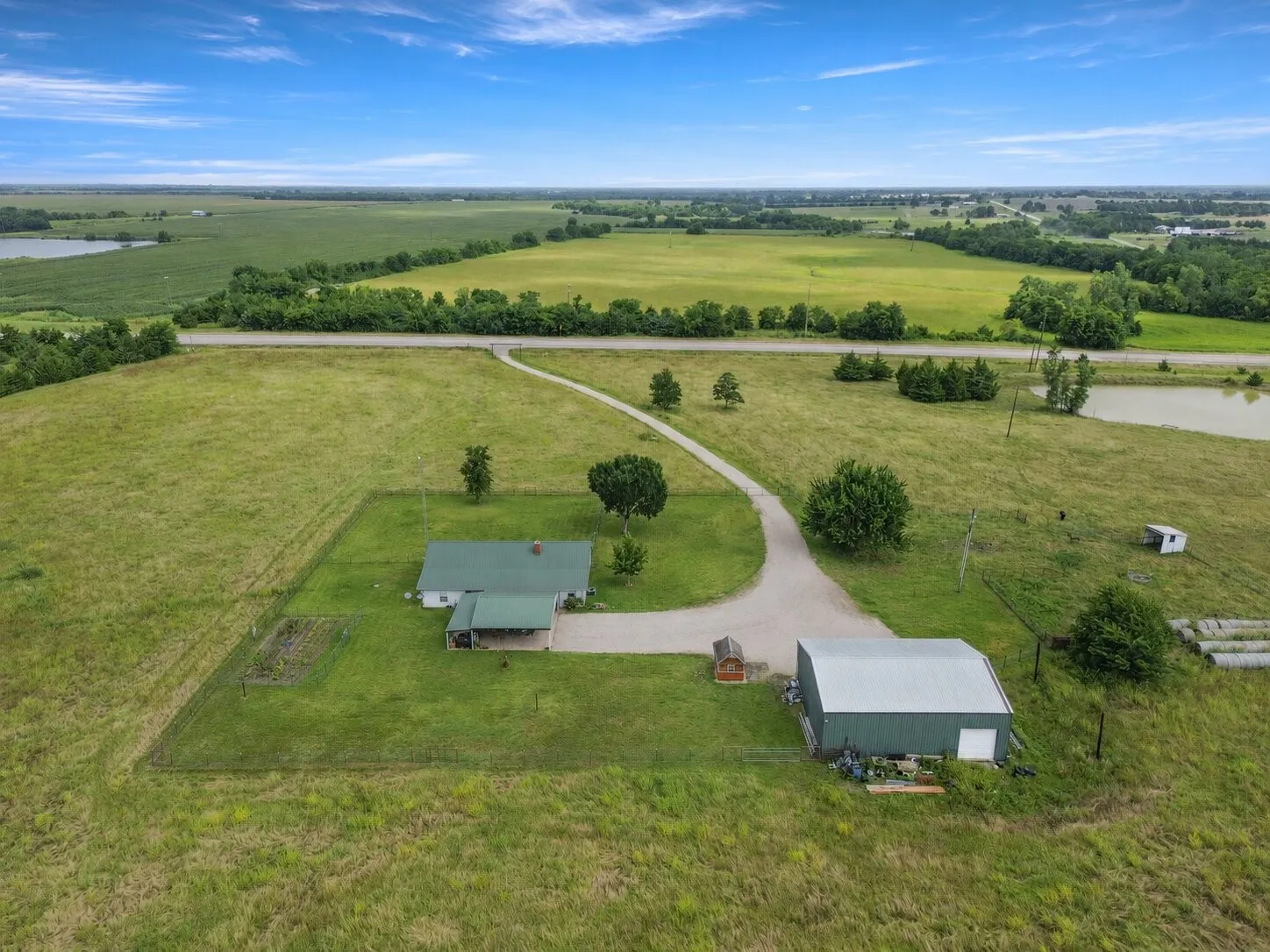 Farm For Sale in Lamar County , 20280 US Highway 82 W, Honey Grove, Texas 75446, 3 Bedrooms, 2 Bathrooms, Garage spaces, 2,255 Sqft, built in 2002, Price $1,400,000, mls#21280694, Real Estate Agent in Honey Grove, Homes For Sale in Lamar county, Homes For Sale in Honey Grove, Realtor in Honey Grove Texas, Real Estate Brokerage Independent Realty Texas, Luminita Cordes Realtor