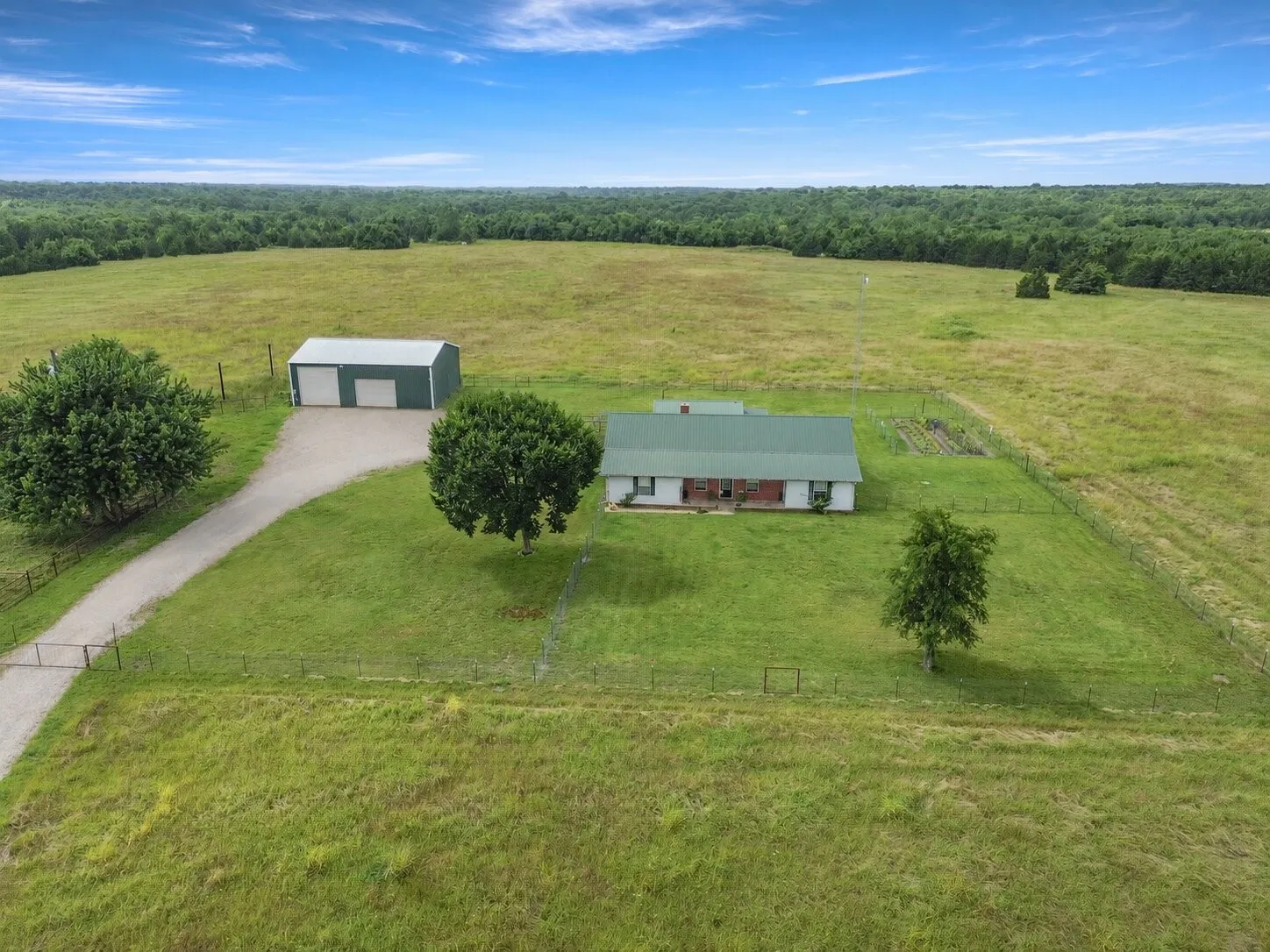 Farm For Sale in Lamar County , 20280 US Highway 82 W, Honey Grove, Texas 75446, 3 Bedrooms, 2 Bathrooms, Garage spaces, 2,255 Sqft, built in 2002, Price $1,400,000, mls#21280694, Real Estate Agent in Honey Grove, Homes For Sale in Lamar county, Homes For Sale in Honey Grove, Realtor in Honey Grove Texas, Real Estate Brokerage Independent Realty Texas, Luminita Cordes Realtor