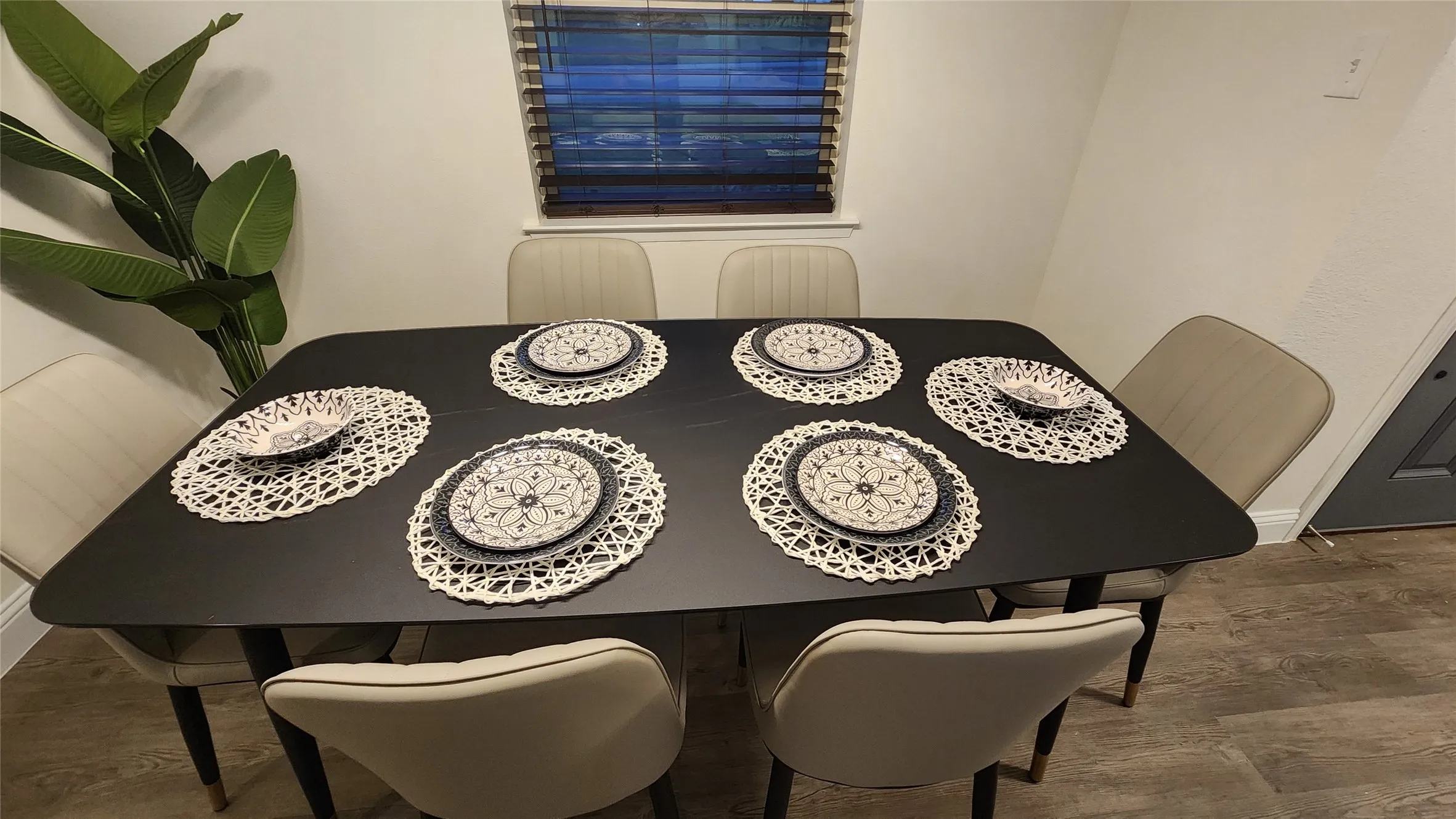 Single Family Residence For Rent in Denton County , 1619 Glenhill Lane, Lewisville, Texas 75077, 3 Bedrooms, 2 Bathrooms, Garage spaces, 2,229 Sqft, built in 1973, Price $2,500, mls#21280728, Real Estate Agent in Lewisville, Homes For Rent in Denton county, Homes For Rent in Lewisville, Realtor in Lewisville Texas, Real Estate Brokerage Independent Realty Texas, Luminita Cordes Realtor