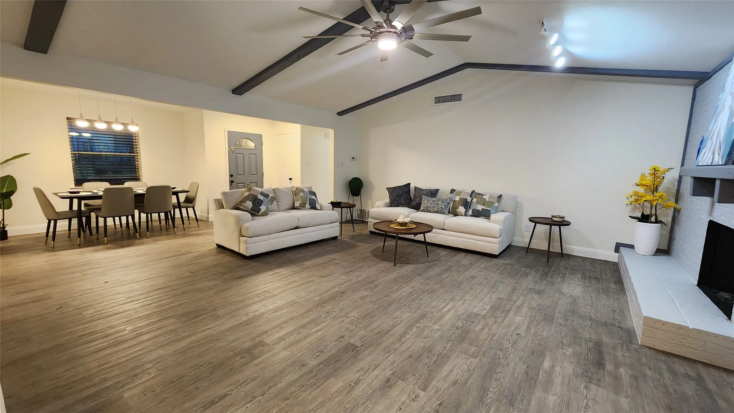 Single Family Residence For Rent in Denton County , 1619 Glenhill Lane, Lewisville, Texas 75077, 3 Bedrooms, 2 Bathrooms, Garage spaces, 2,229 Sqft, built in 1973, Price $2,500, mls#21280728, Real Estate Agent in Lewisville, Homes For Rent in Denton county, Homes For Rent in Lewisville, Realtor in Lewisville Texas, Real Estate Brokerage Independent Realty Texas, Luminita Cordes Realtor