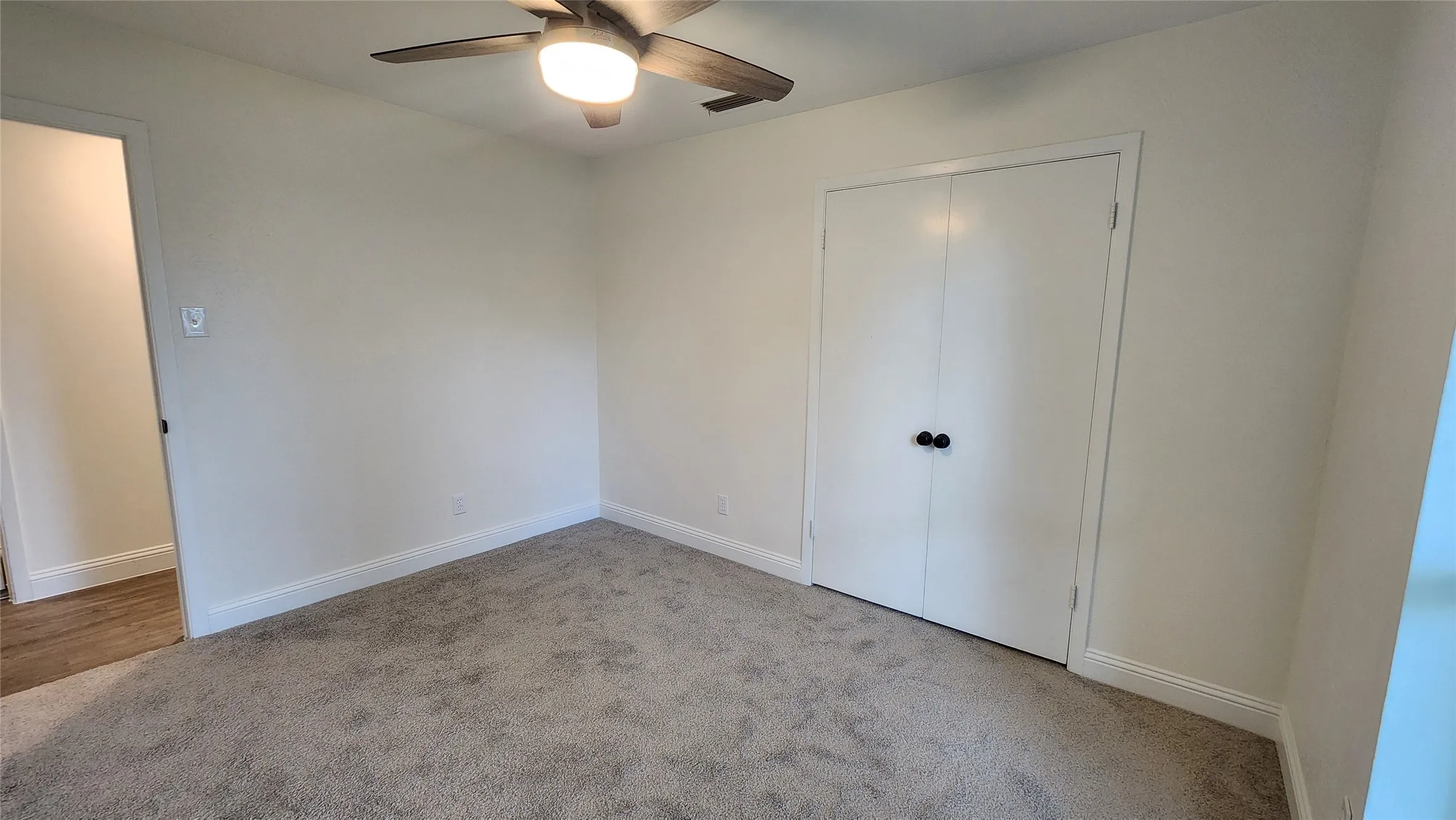 Single Family Residence For Rent in Denton County , 1619 Glenhill Lane, Lewisville, Texas 75077, 3 Bedrooms, 2 Bathrooms, Garage spaces, 2,229 Sqft, built in 1973, Price $2,500, mls#21280728, Real Estate Agent in Lewisville, Homes For Rent in Denton county, Homes For Rent in Lewisville, Realtor in Lewisville Texas, Real Estate Brokerage Independent Realty Texas, Luminita Cordes Realtor