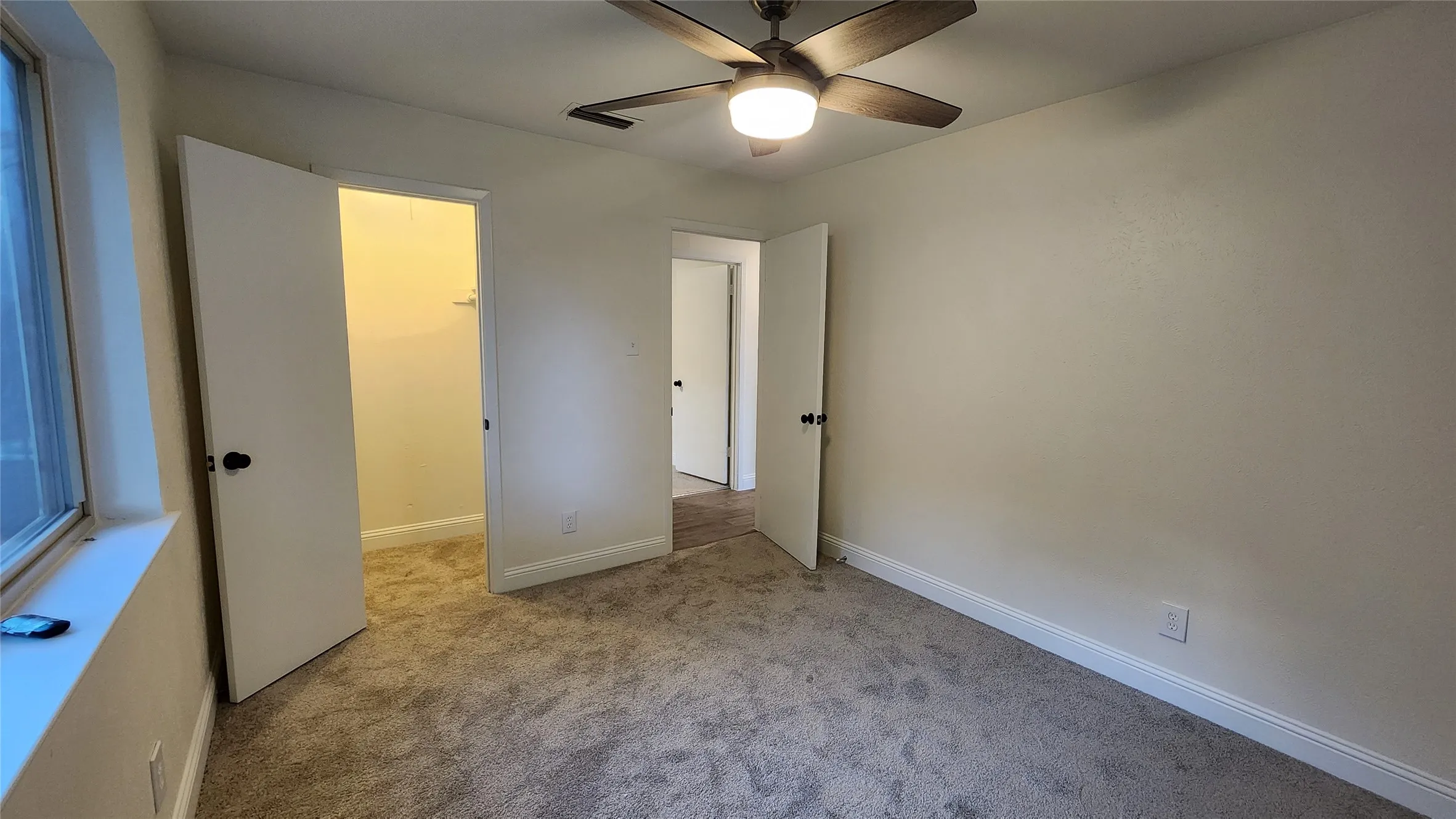 Single Family Residence For Rent in Denton County , 1619 Glenhill Lane, Lewisville, Texas 75077, 3 Bedrooms, 2 Bathrooms, Garage spaces, 2,229 Sqft, built in 1973, Price $2,500, mls#21280728, Real Estate Agent in Lewisville, Homes For Rent in Denton county, Homes For Rent in Lewisville, Realtor in Lewisville Texas, Real Estate Brokerage Independent Realty Texas, Luminita Cordes Realtor