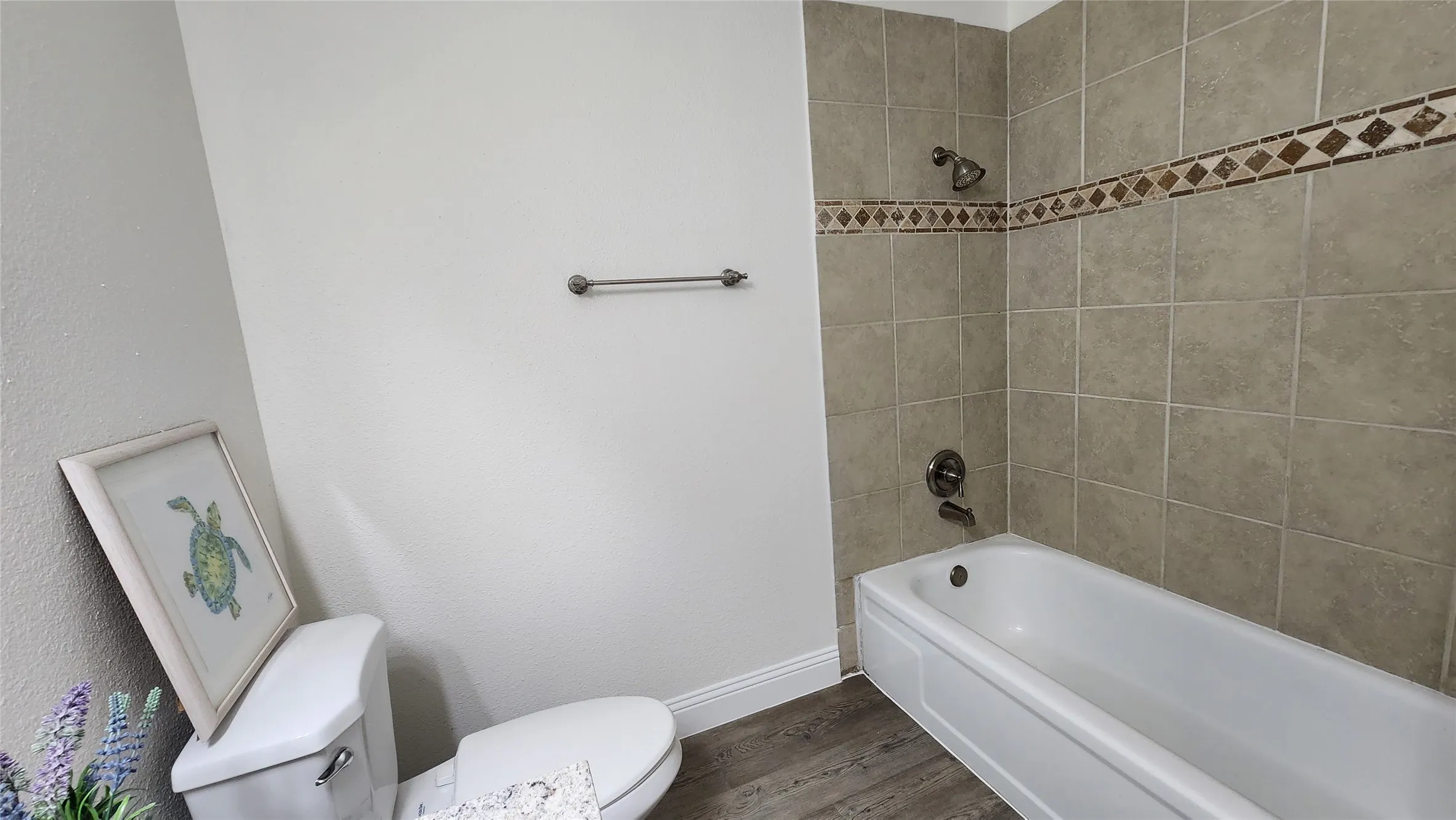 Single Family Residence For Rent in Denton County , 1619 Glenhill Lane, Lewisville, Texas 75077, 3 Bedrooms, 2 Bathrooms, Garage spaces, 2,229 Sqft, built in 1973, Price $2,500, mls#21280728, Real Estate Agent in Lewisville, Homes For Rent in Denton county, Homes For Rent in Lewisville, Realtor in Lewisville Texas, Real Estate Brokerage Independent Realty Texas, Luminita Cordes Realtor