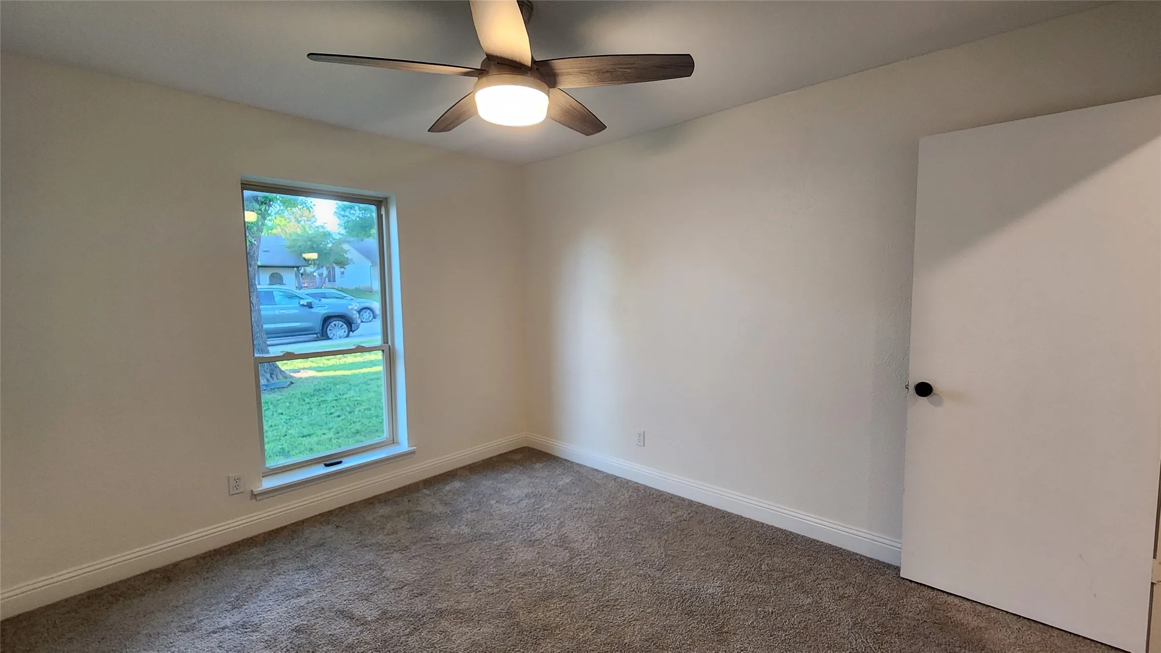 Single Family Residence For Rent in Denton County , 1619 Glenhill Lane, Lewisville, Texas 75077, 3 Bedrooms, 2 Bathrooms, Garage spaces, 2,229 Sqft, built in 1973, Price $2,500, mls#21280728, Real Estate Agent in Lewisville, Homes For Rent in Denton county, Homes For Rent in Lewisville, Realtor in Lewisville Texas, Real Estate Brokerage Independent Realty Texas, Luminita Cordes Realtor