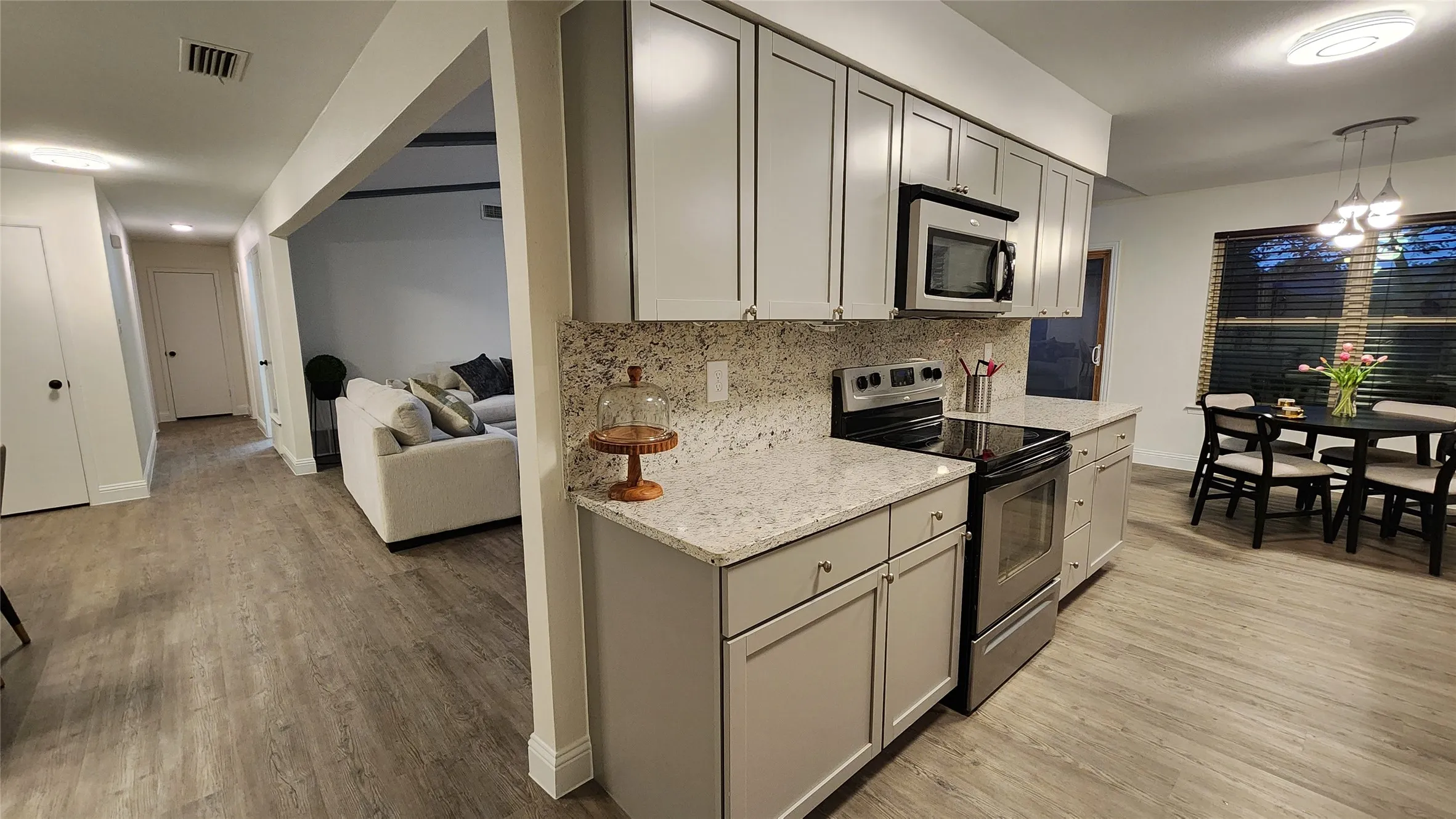 Single Family Residence For Rent in Denton County , 1619 Glenhill Lane, Lewisville, Texas 75077, 3 Bedrooms, 2 Bathrooms, Garage spaces, 2,229 Sqft, built in 1973, Price $2,500, mls#21280728, Real Estate Agent in Lewisville, Homes For Rent in Denton county, Homes For Rent in Lewisville, Realtor in Lewisville Texas, Real Estate Brokerage Independent Realty Texas, Luminita Cordes Realtor