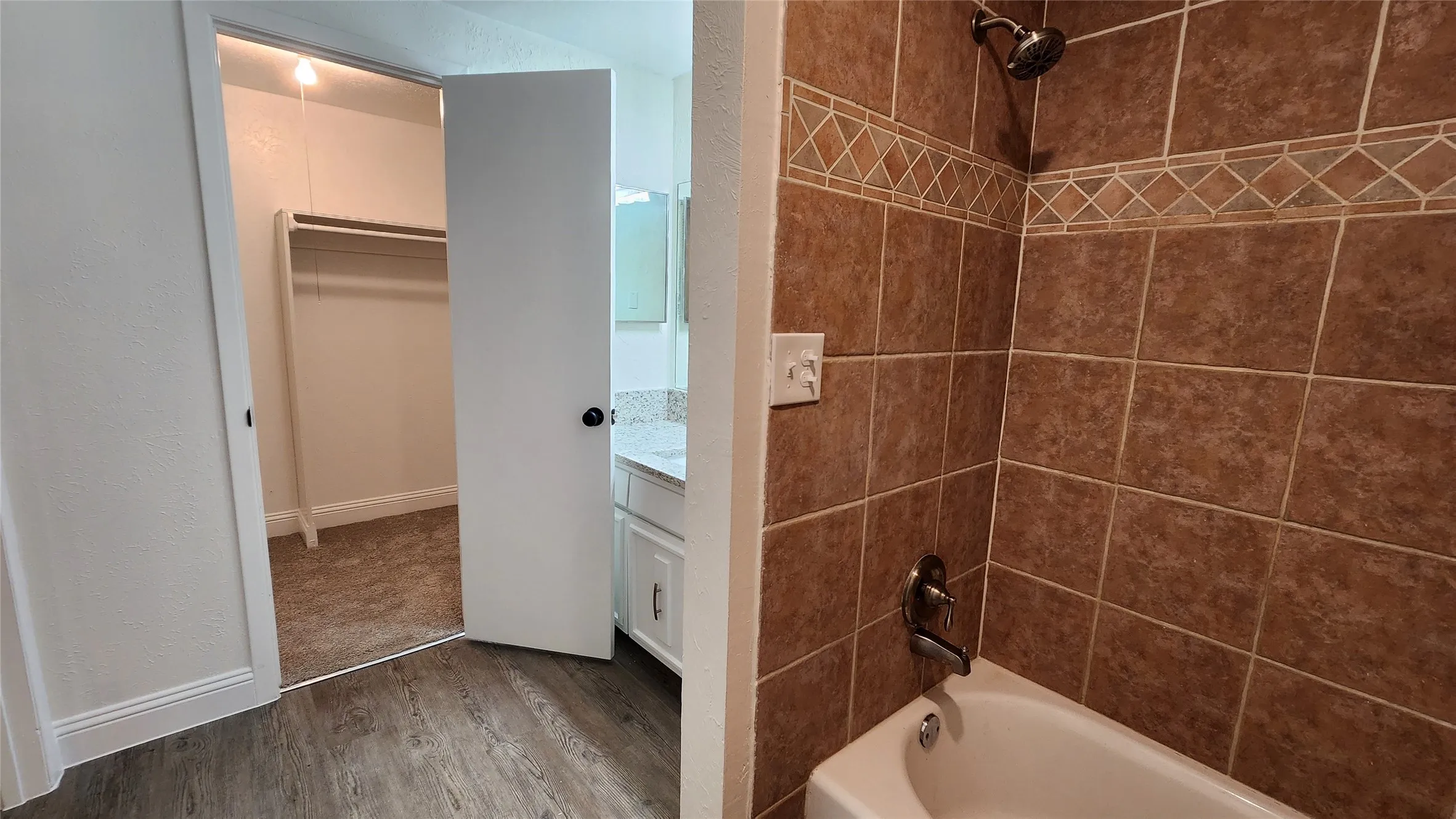Single Family Residence For Rent in Denton County , 1619 Glenhill Lane, Lewisville, Texas 75077, 3 Bedrooms, 2 Bathrooms, Garage spaces, 2,229 Sqft, built in 1973, Price $2,500, mls#21280728, Real Estate Agent in Lewisville, Homes For Rent in Denton county, Homes For Rent in Lewisville, Realtor in Lewisville Texas, Real Estate Brokerage Independent Realty Texas, Luminita Cordes Realtor
