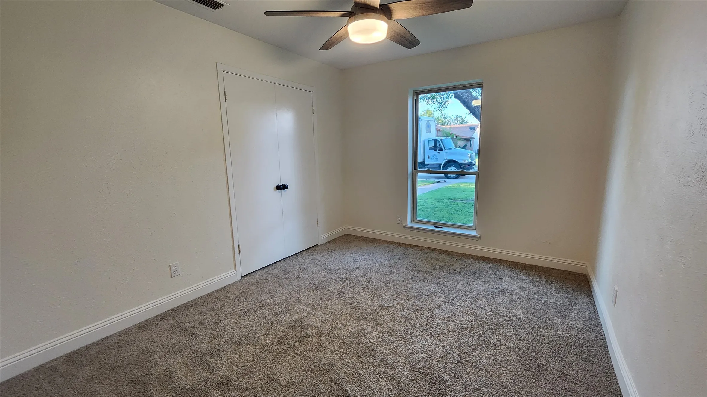 Single Family Residence For Rent in Denton County , 1619 Glenhill Lane, Lewisville, Texas 75077, 3 Bedrooms, 2 Bathrooms, Garage spaces, 2,229 Sqft, built in 1973, Price $2,500, mls#21280728, Real Estate Agent in Lewisville, Homes For Rent in Denton county, Homes For Rent in Lewisville, Realtor in Lewisville Texas, Real Estate Brokerage Independent Realty Texas, Luminita Cordes Realtor