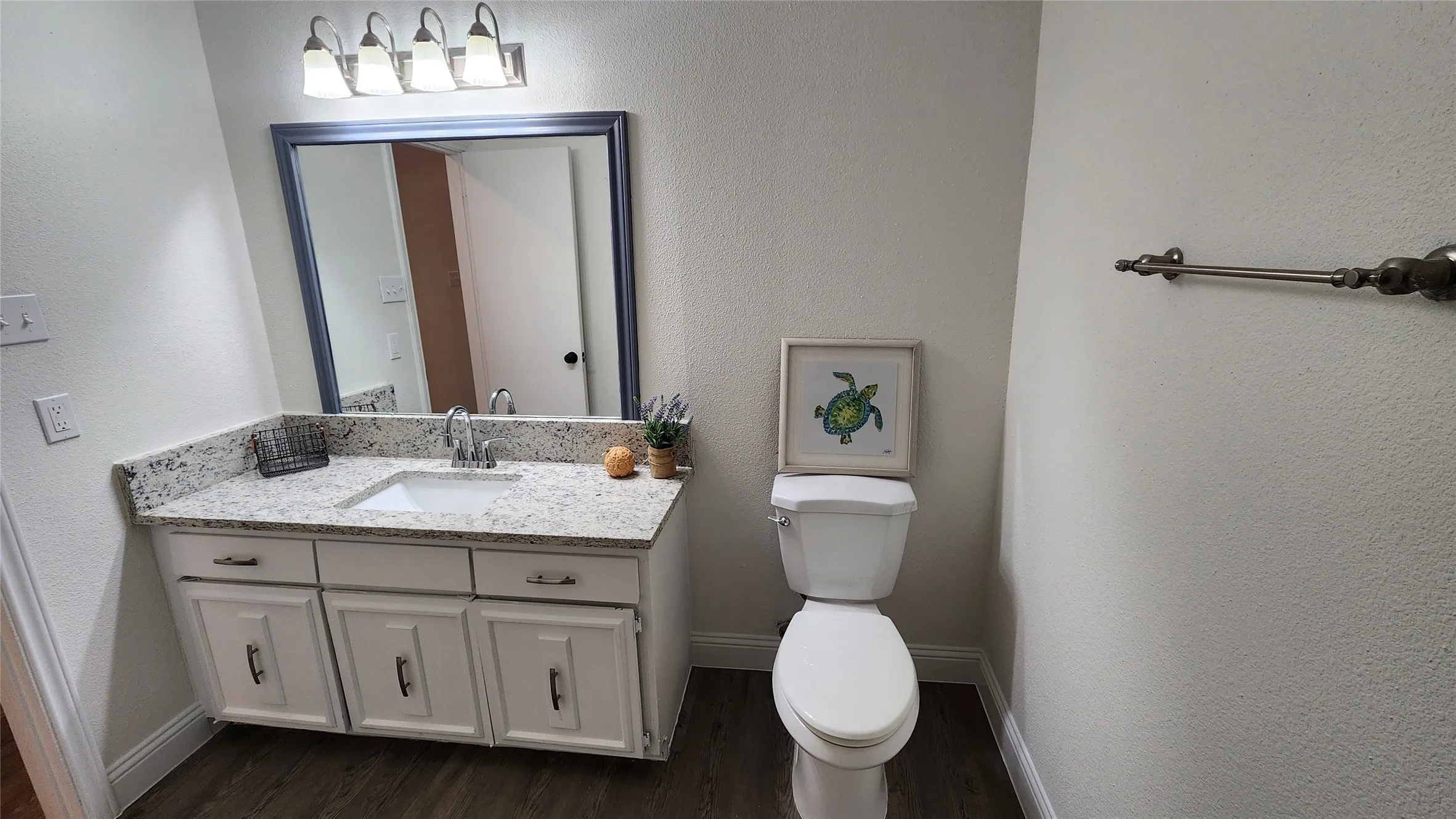 Single Family Residence For Rent in Denton County , 1619 Glenhill Lane, Lewisville, Texas 75077, 3 Bedrooms, 2 Bathrooms, Garage spaces, 2,229 Sqft, built in 1973, Price $2,500, mls#21280728, Real Estate Agent in Lewisville, Homes For Rent in Denton county, Homes For Rent in Lewisville, Realtor in Lewisville Texas, Real Estate Brokerage Independent Realty Texas, Luminita Cordes Realtor