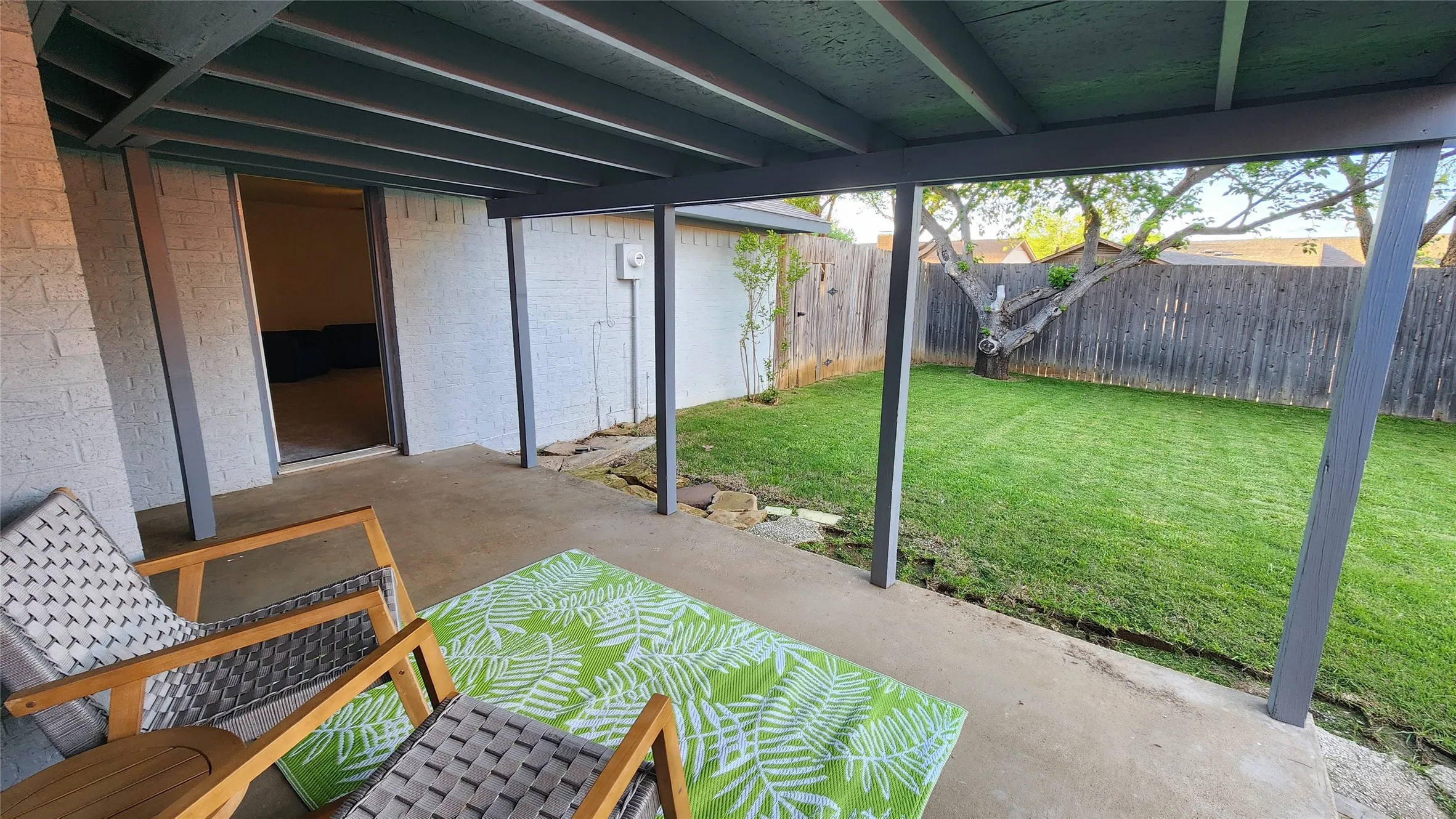 Single Family Residence For Rent in Denton County , 1619 Glenhill Lane, Lewisville, Texas 75077, 3 Bedrooms, 2 Bathrooms, Garage spaces, 2,229 Sqft, built in 1973, Price $2,500, mls#21280728, Real Estate Agent in Lewisville, Homes For Rent in Denton county, Homes For Rent in Lewisville, Realtor in Lewisville Texas, Real Estate Brokerage Independent Realty Texas, Luminita Cordes Realtor