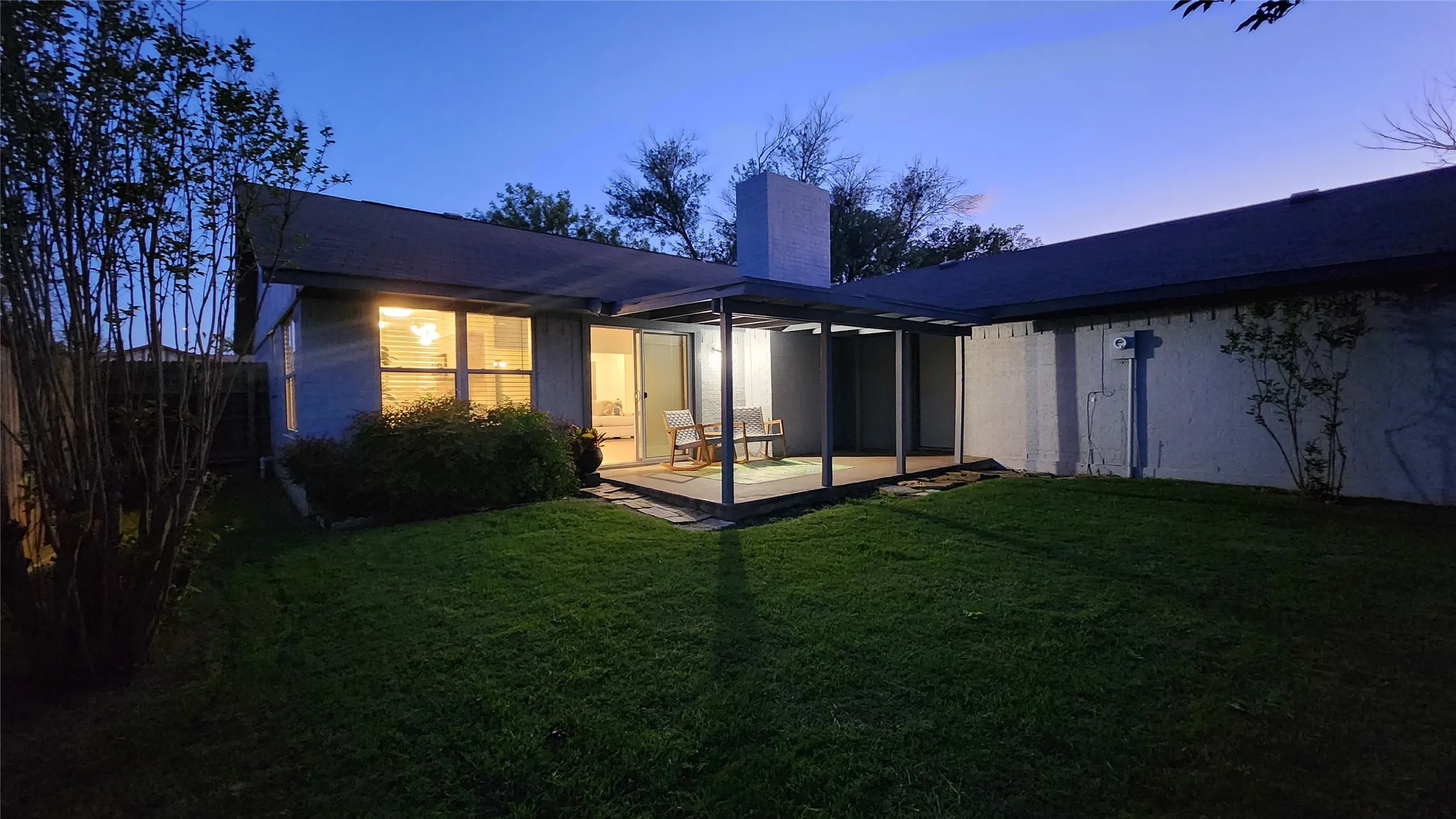 Single Family Residence For Rent in Denton County , 1619 Glenhill Lane, Lewisville, Texas 75077, 3 Bedrooms, 2 Bathrooms, Garage spaces, 2,229 Sqft, built in 1973, Price $2,500, mls#21280728, Real Estate Agent in Lewisville, Homes For Rent in Denton county, Homes For Rent in Lewisville, Realtor in Lewisville Texas, Real Estate Brokerage Independent Realty Texas, Luminita Cordes Realtor