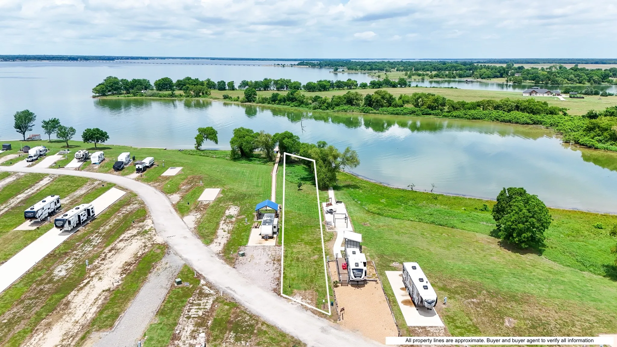 Unimproved Land For Sale in Navarro County , 5096 Waterfront Road, Kerens, Texas 75144, 0, 0, Garage spaces, 0 Sqft, built in 0, Price $55,000, mls#21280709, Real Estate Agent in Kerens, Homes For Sale in Navarro county, Homes For Sale in Kerens, Realtor in Kerens Texas, Real Estate Brokerage Independent Realty Texas, Luminita Cordes Realtor