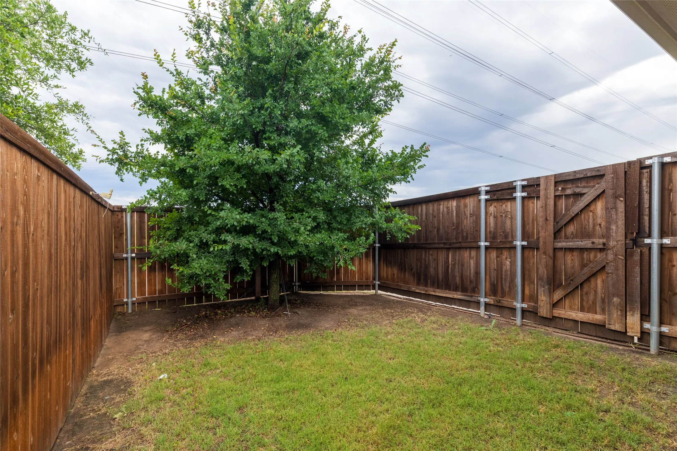 Single Family Residence For Sale in Tarrant County , 12329 Hulson Trail, Fort Worth, Texas 76052, 3 Bedrooms, 2 Bathrooms, 2 Garage spaces, 1,888 Sqft, built in 2021, Price $360,000, mls#21280505, Real Estate Agent in Fort Worth, Homes For Sale in Tarrant county, Homes For Sale in Fort Worth, Realtor in Fort Worth Texas, Real Estate Brokerage Independent Realty Texas, Luminita Cordes Realtor