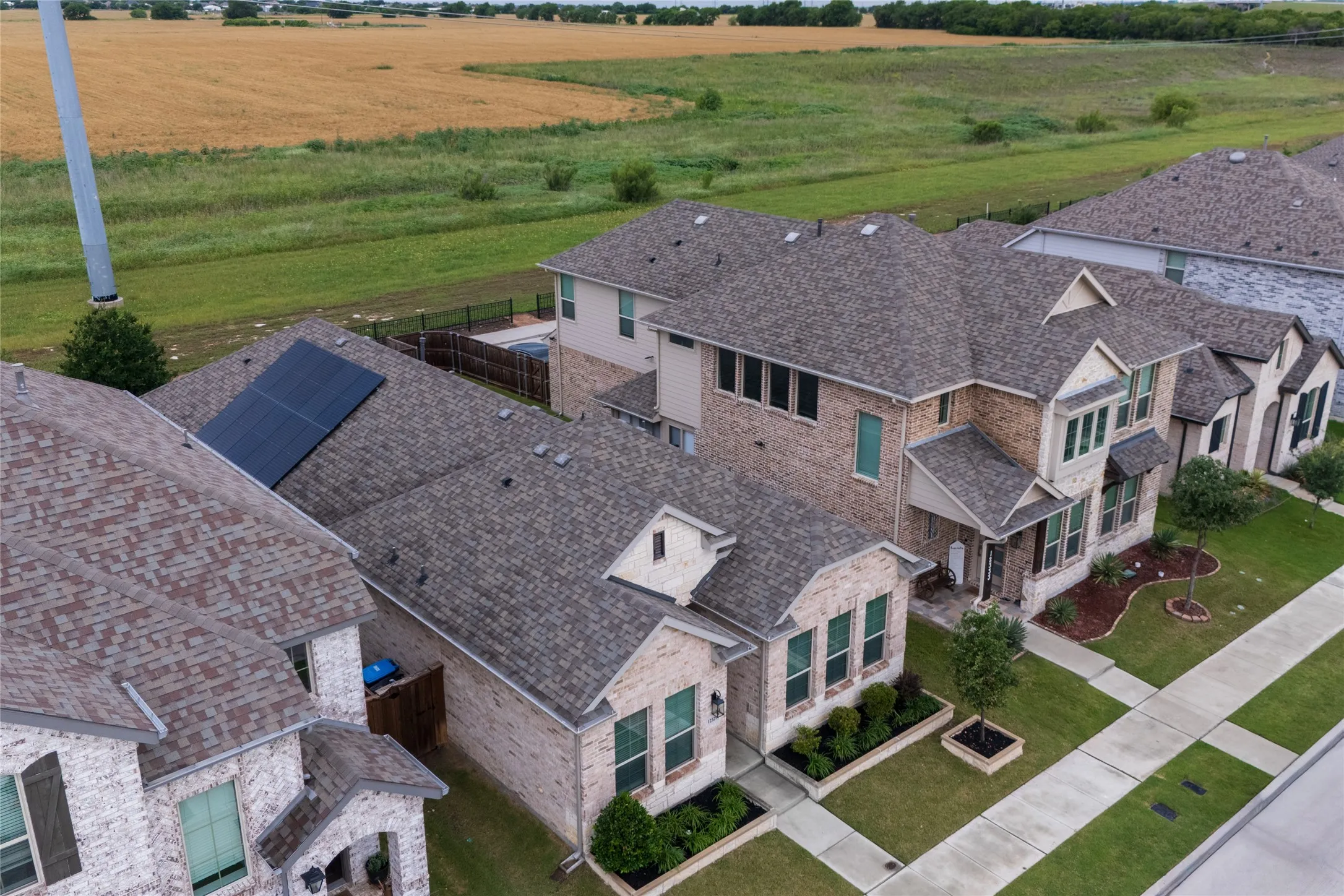 Single Family Residence For Sale in Tarrant County , 12329 Hulson Trail, Fort Worth, Texas 76052, 3 Bedrooms, 2 Bathrooms, 2 Garage spaces, 1,888 Sqft, built in 2021, Price $360,000, mls#21280505, Real Estate Agent in Fort Worth, Homes For Sale in Tarrant county, Homes For Sale in Fort Worth, Realtor in Fort Worth Texas, Real Estate Brokerage Independent Realty Texas, Luminita Cordes Realtor