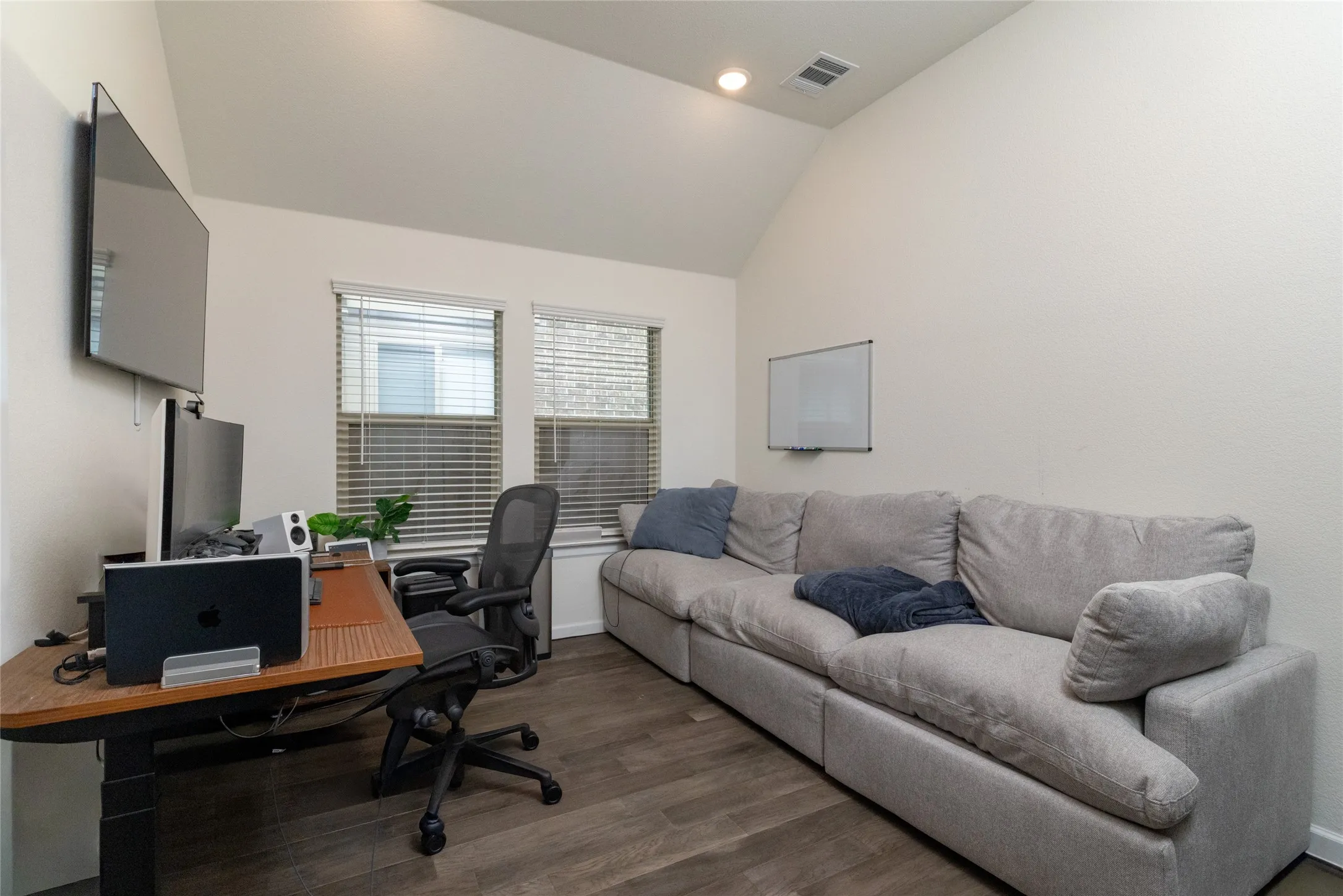 Single Family Residence For Sale in Tarrant County , 12329 Hulson Trail, Fort Worth, Texas 76052, 3 Bedrooms, 2 Bathrooms, 2 Garage spaces, 1,888 Sqft, built in 2021, Price $360,000, mls#21280505, Real Estate Agent in Fort Worth, Homes For Sale in Tarrant county, Homes For Sale in Fort Worth, Realtor in Fort Worth Texas, Real Estate Brokerage Independent Realty Texas, Luminita Cordes Realtor