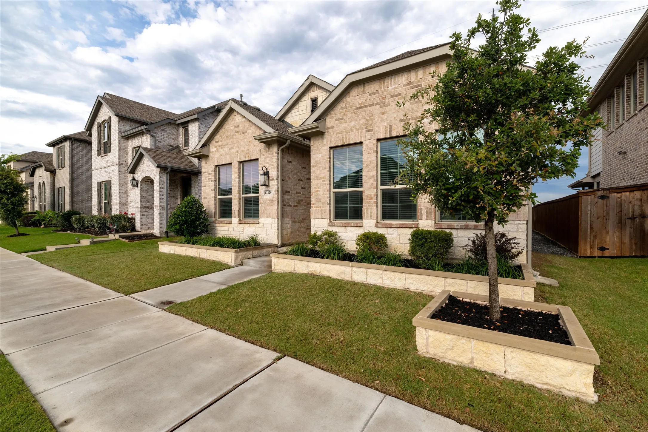 Single Family Residence For Sale in Tarrant County , 12329 Hulson Trail, Fort Worth, Texas 76052, 3 Bedrooms, 2 Bathrooms, 2 Garage spaces, 1,888 Sqft, built in 2021, Price $360,000, mls#21280505, Real Estate Agent in Fort Worth, Homes For Sale in Tarrant county, Homes For Sale in Fort Worth, Realtor in Fort Worth Texas, Real Estate Brokerage Independent Realty Texas, Luminita Cordes Realtor