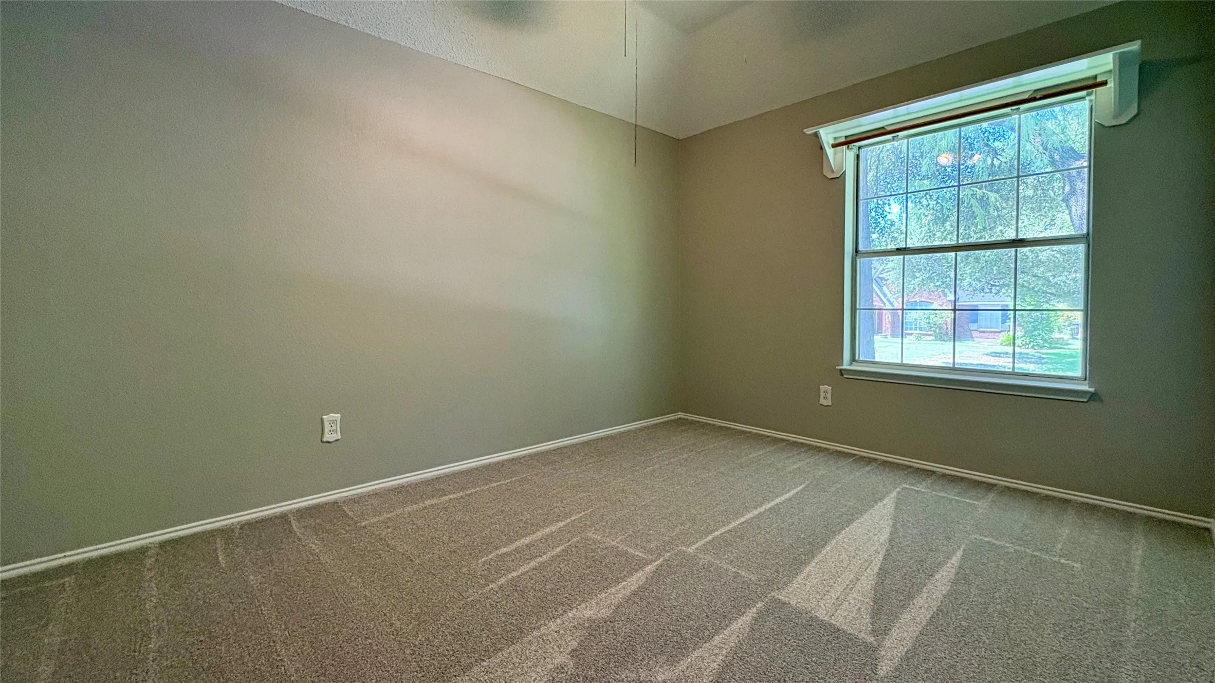 Single Family Residence For Sale in Collin County , 805 Fall Drive, Allen, Texas 75002, 4 Bedroom, 3 Bathroom, 2 Garage spaces, 2,779 Sqft, built in 1987, mls#21278660, Real Estate Agent in Allen, Homes For Sale in Collin county, Homes For Sale in Allen, Realtor in Allen Texas, Real Estate Brokerage Independent Realty Texas, Luminita Cordes Realtor