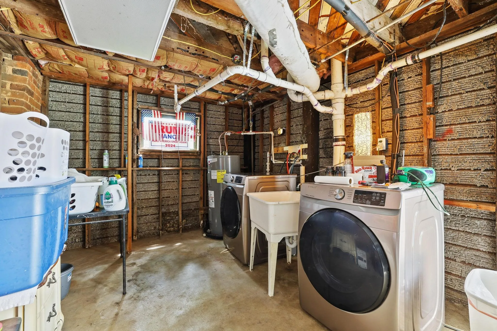 Single Family Residence For Sale in Grayson County , 1322 W Chestnut Street, Denison, Texas 75020, 2 Bedroom, 1 Bathroom, Garage spaces, 954 Sqft, built in 1950, mls#21280747, Real Estate Agent in Denison, Homes For Sale in Grayson county, Homes For Sale in Denison, Realtor in Denison Texas, Real Estate Brokerage Independent Realty Texas, Luminita Cordes Realtor