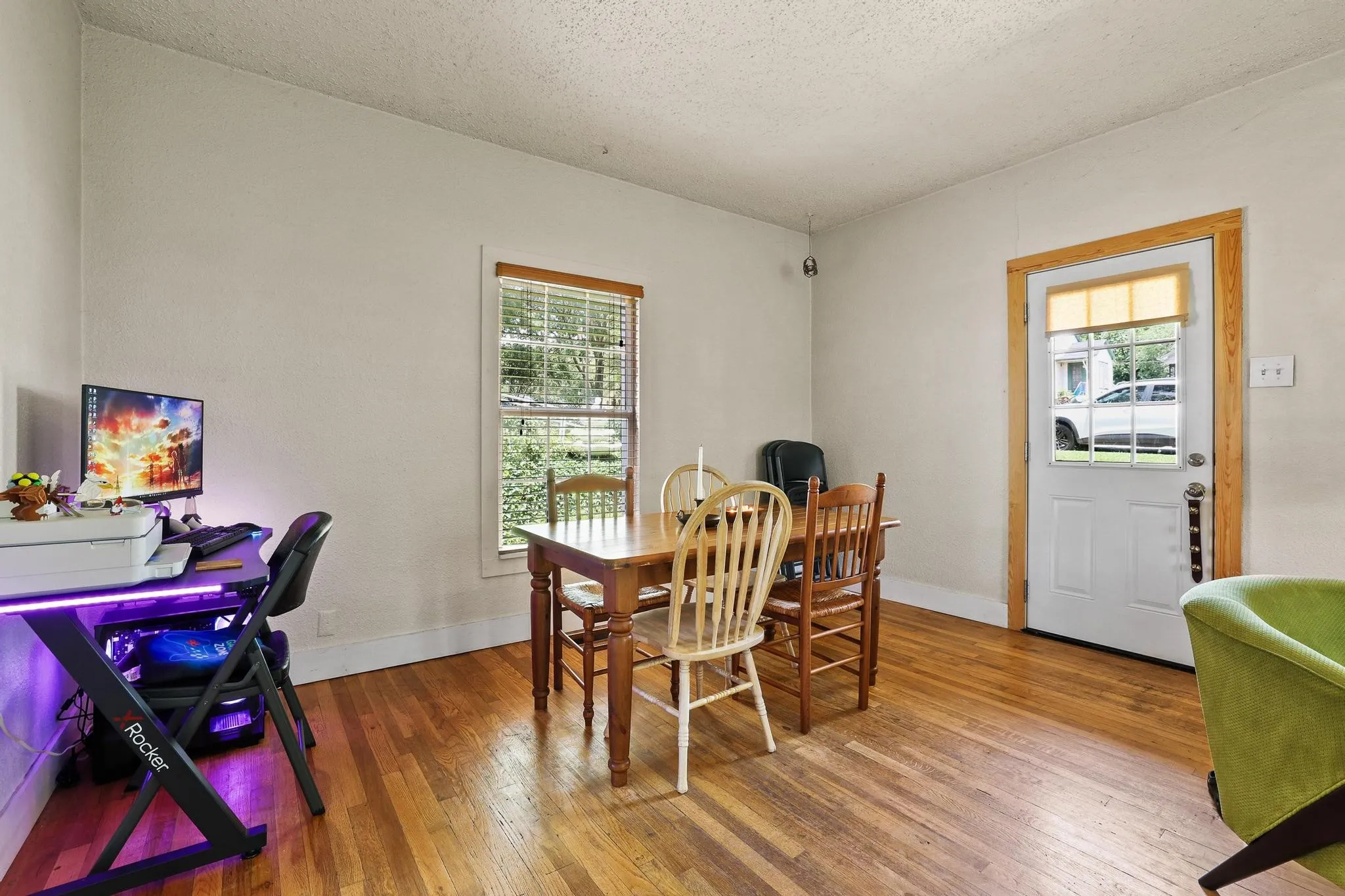 Single Family Residence For Sale in Grayson County , 1322 W Chestnut Street, Denison, Texas 75020, 2 Bedroom, 1 Bathroom, Garage spaces, 954 Sqft, built in 1950, mls#21280747, Real Estate Agent in Denison, Homes For Sale in Grayson county, Homes For Sale in Denison, Realtor in Denison Texas, Real Estate Brokerage Independent Realty Texas, Luminita Cordes Realtor