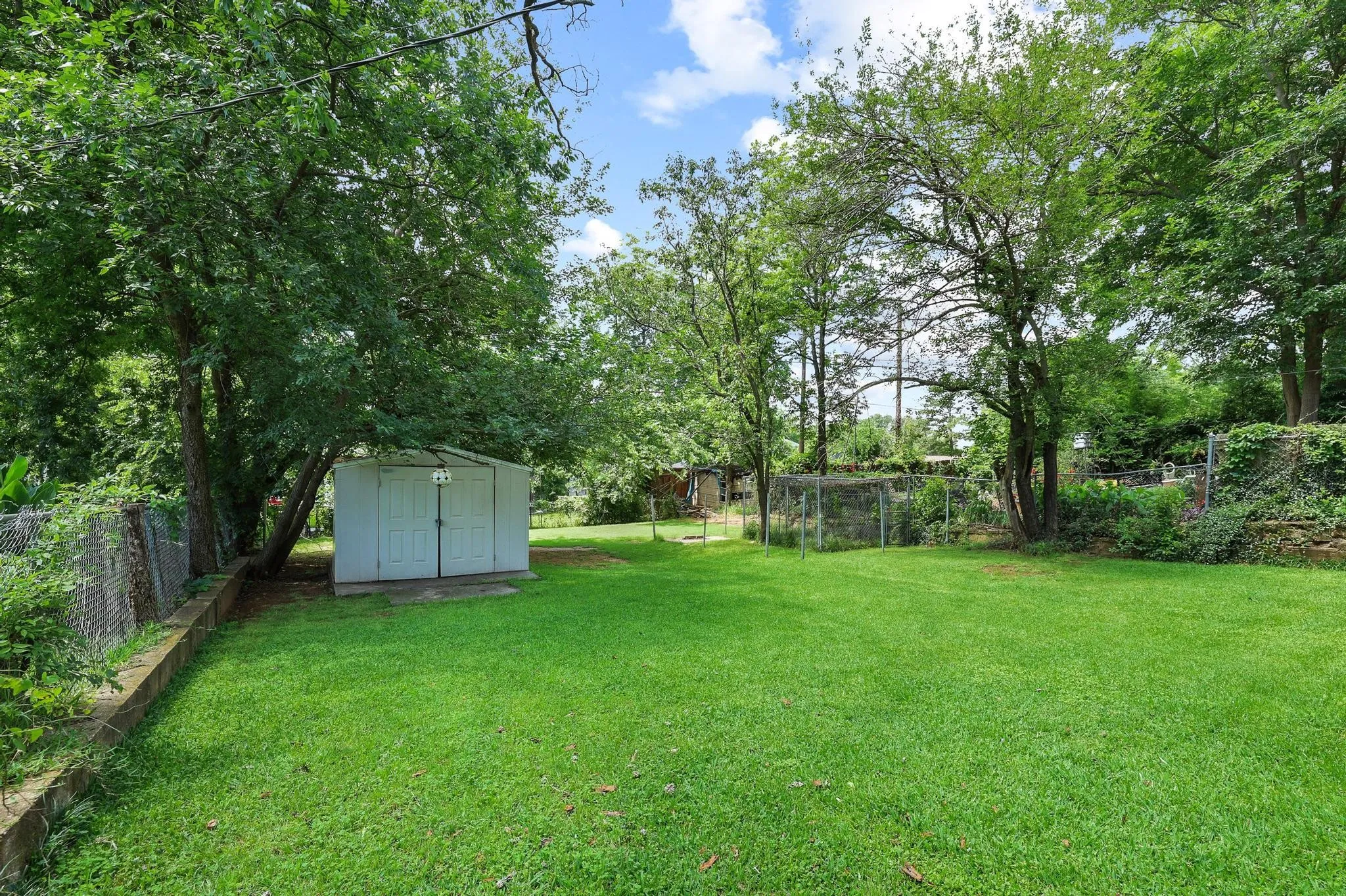 Single Family Residence For Sale in Grayson County , 1322 W Chestnut Street, Denison, Texas 75020, 2 Bedroom, 1 Bathroom, Garage spaces, 954 Sqft, built in 1950, mls#21280747, Real Estate Agent in Denison, Homes For Sale in Grayson county, Homes For Sale in Denison, Realtor in Denison Texas, Real Estate Brokerage Independent Realty Texas, Luminita Cordes Realtor