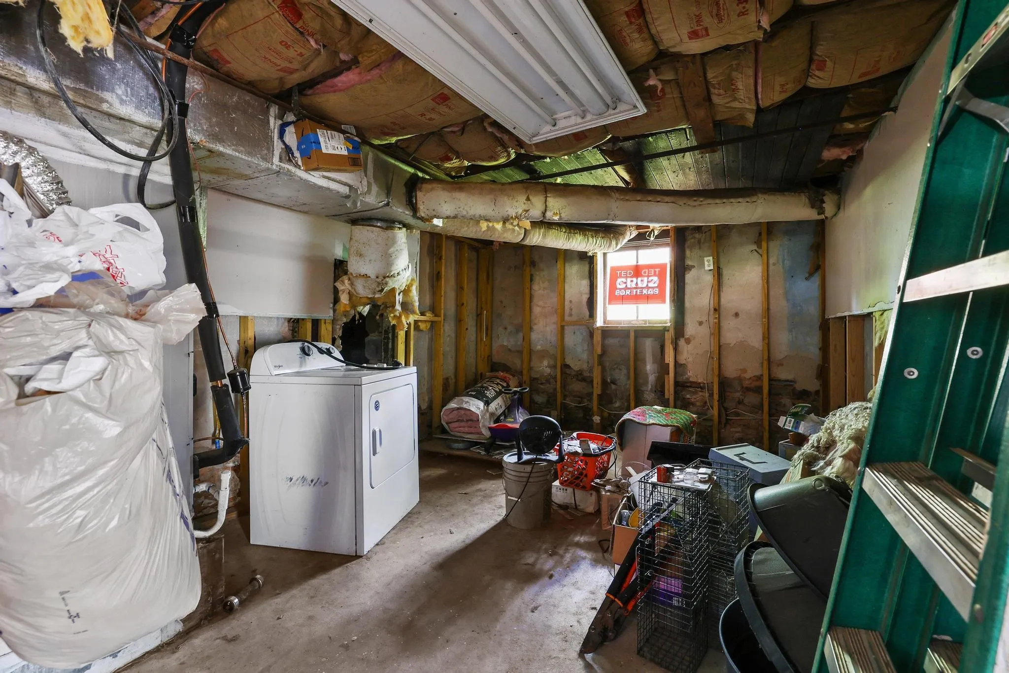 Single Family Residence For Sale in Grayson County , 1322 W Chestnut Street, Denison, Texas 75020, 2 Bedroom, 1 Bathroom, Garage spaces, 954 Sqft, built in 1950, mls#21280747, Real Estate Agent in Denison, Homes For Sale in Grayson county, Homes For Sale in Denison, Realtor in Denison Texas, Real Estate Brokerage Independent Realty Texas, Luminita Cordes Realtor