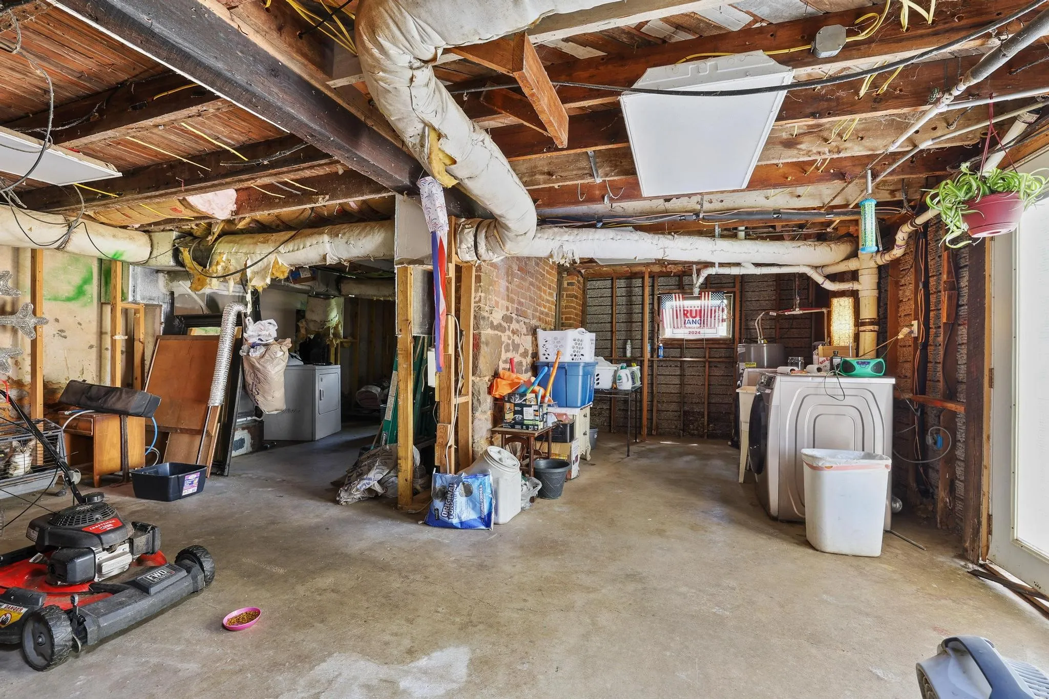 Single Family Residence For Sale in Grayson County , 1322 W Chestnut Street, Denison, Texas 75020, 2 Bedroom, 1 Bathroom, Garage spaces, 954 Sqft, built in 1950, mls#21280747, Real Estate Agent in Denison, Homes For Sale in Grayson county, Homes For Sale in Denison, Realtor in Denison Texas, Real Estate Brokerage Independent Realty Texas, Luminita Cordes Realtor