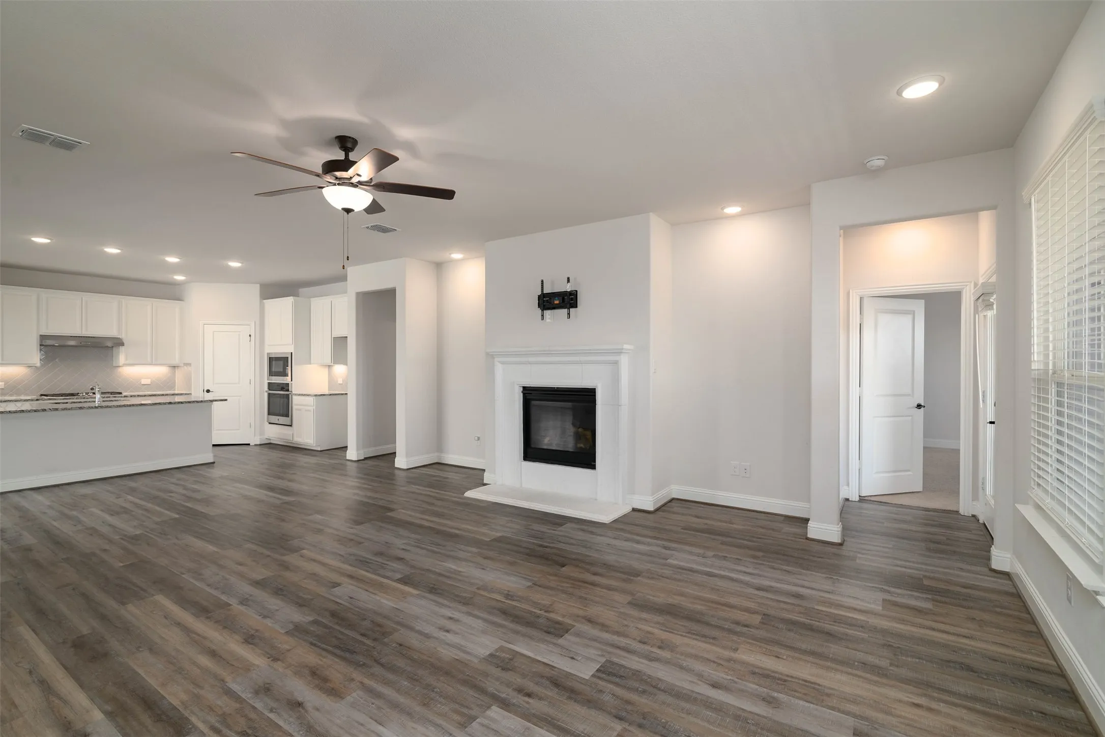 Single Family Residence For Rent in Denton County , 4532 Westminster Avenue, Celina, Texas 76227, 4 Bedroom, 4 Bathroom, 3 Garage spaces, 2,558 Sqft, built in 2020, Price $2,895, mls#21280748, Real Estate Agent in Celina, Homes For Rent in Denton county, Homes For Rent in Celina, Realtor in Celina Texas, Real Estate Brokerage Independent Realty Texas, Luminita Cordes Realtor