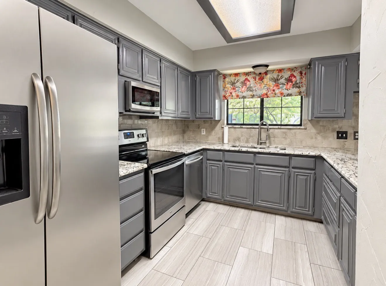 Single Family Residence For Rent in Tarrant County , 2 Hastings Court, Mansfield, Texas 76063, 3 Bedroom, 2 Bathroom, 2 Garage spaces, 1,440 Sqft, built in 1991, mls#21266648, Real Estate Agent in Mansfield, Homes For Rent in Tarrant county, Homes For Rent in Mansfield, Realtor in Mansfield Texas, Real Estate Brokerage Independent Realty Texas, Luminita Cordes Realtor